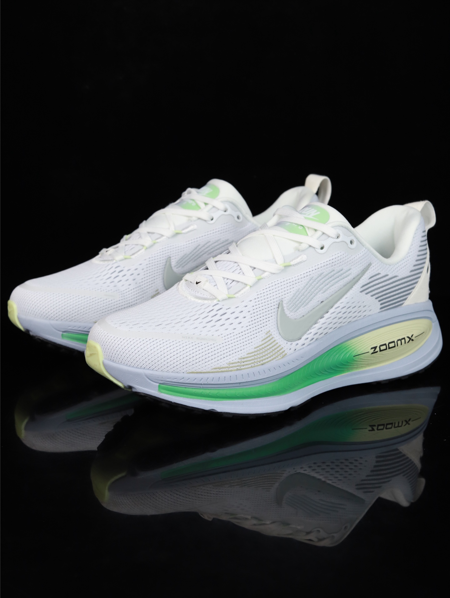Nike Vomero 18 HM6804-108