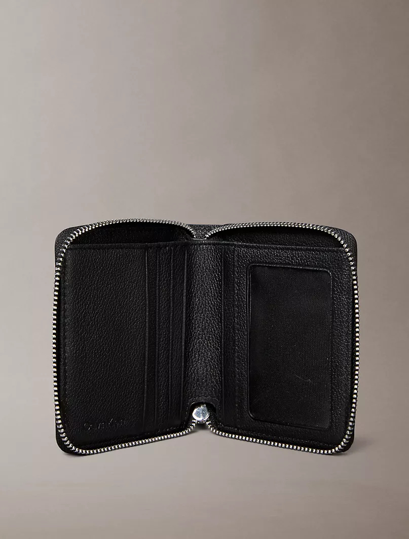 🛬🇺🇸🇨🇦Calvin Klein Embossed Allover Emblem Logo Zip Wallet直送現貨💗💗