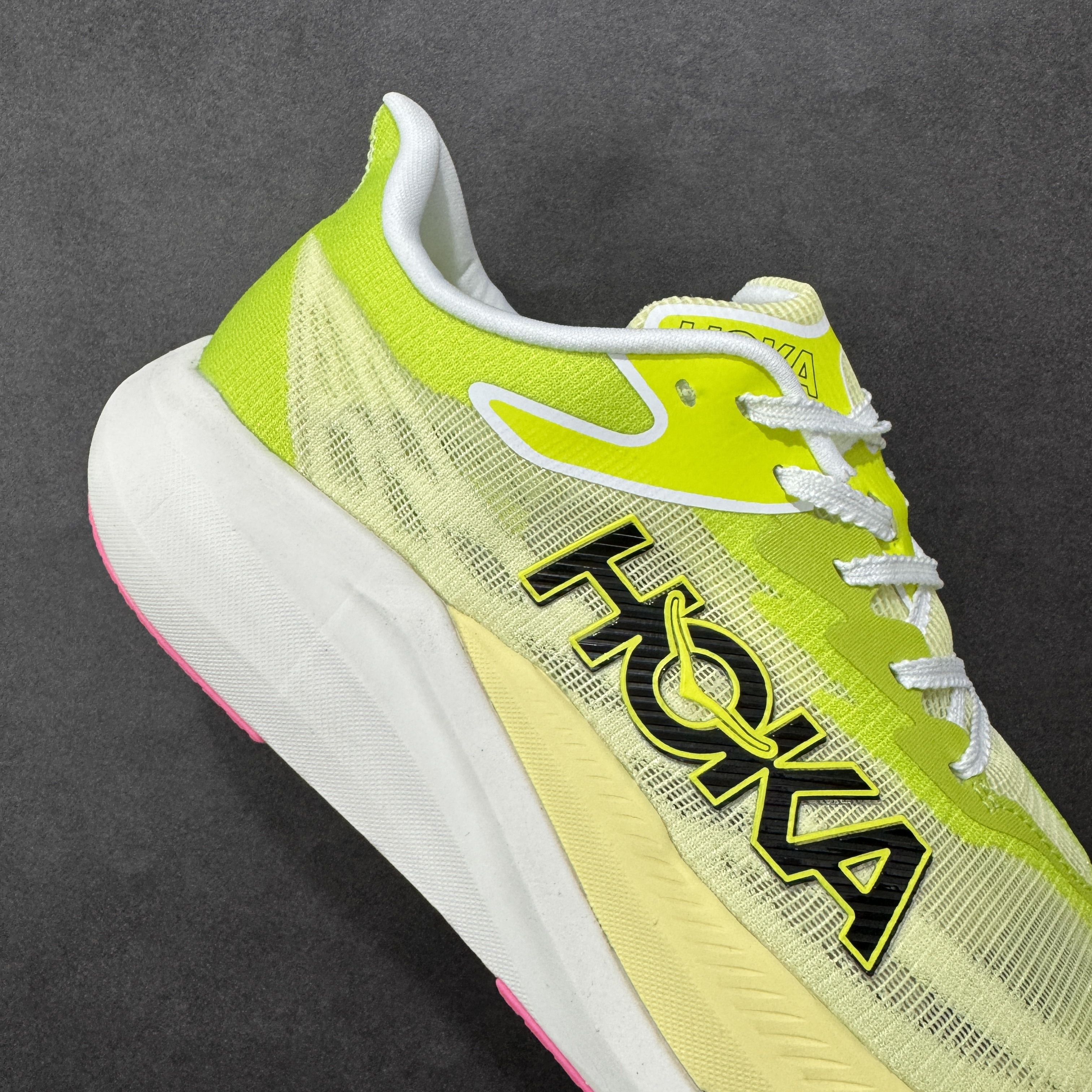 Hoka Rocket X 3