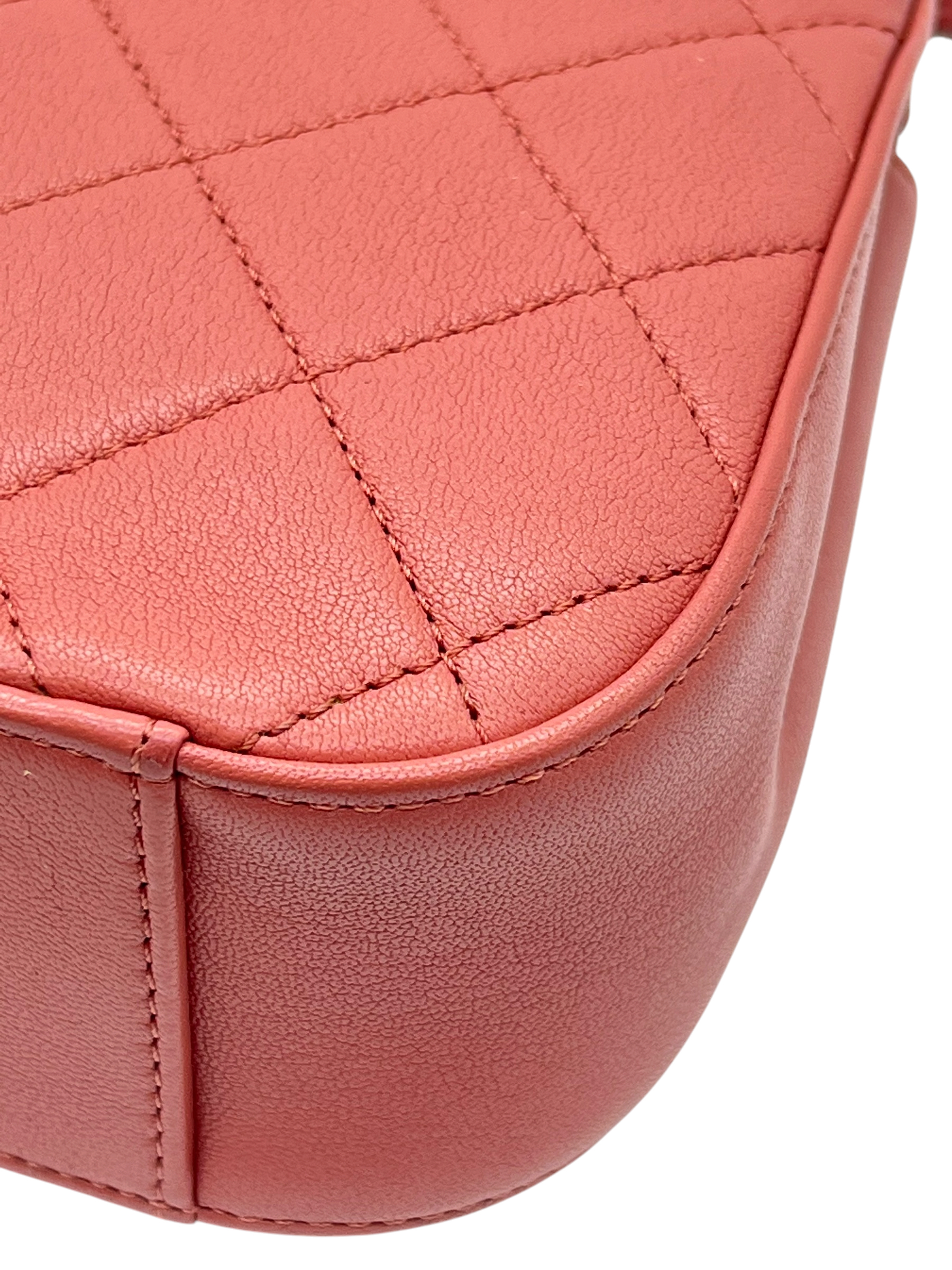 Pre-Owned CHANEL Flap Bag With Top Handle / Product Code: 26052802