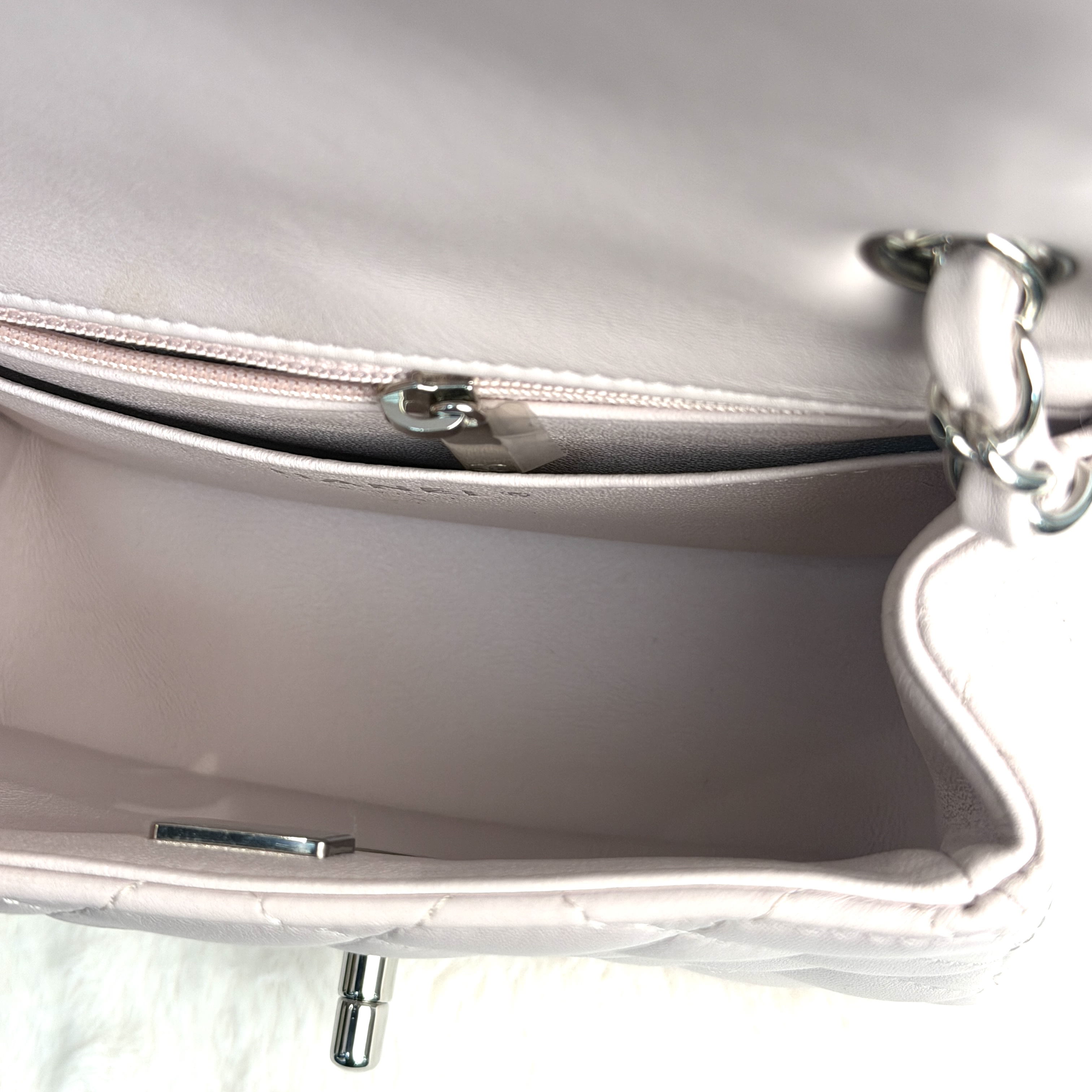 Chanel mini square方胖子 超溫柔顏色💖🫧