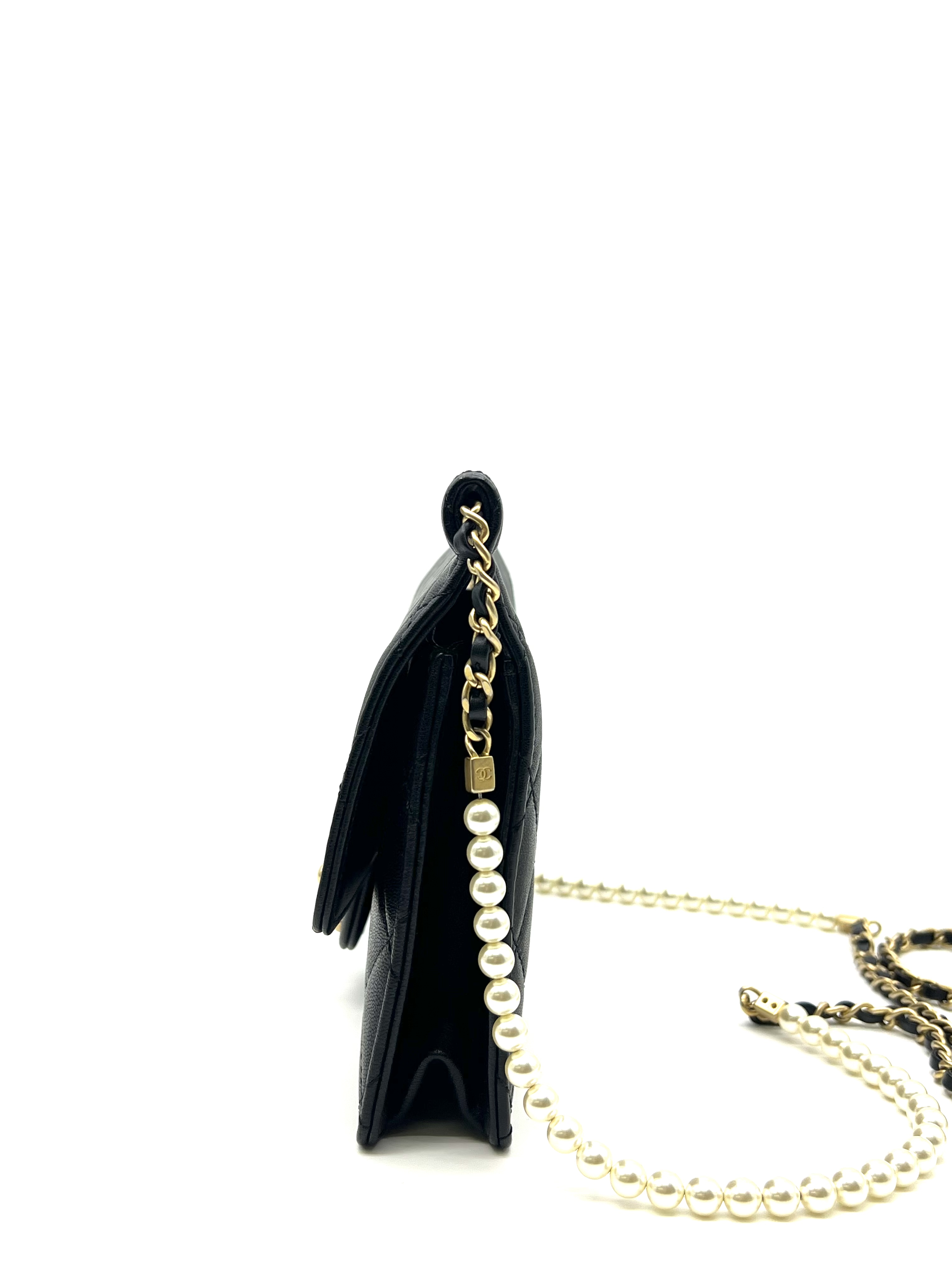 Pre-Owned CHANEL Goatskin Quilted Pearl Chain Flap Bag / Product Code: 26051110
