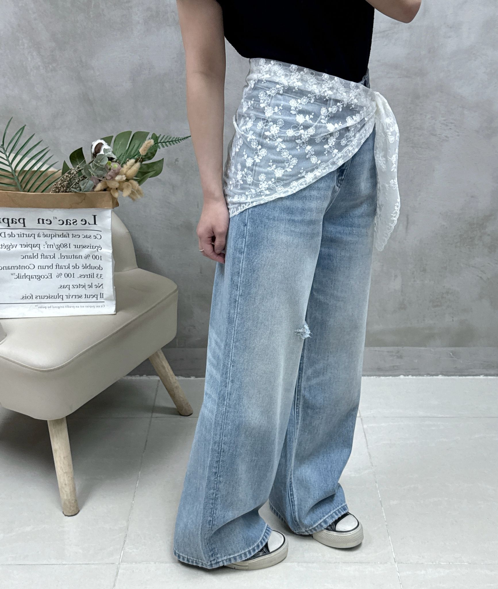 A09 捲邊凈色針織Top