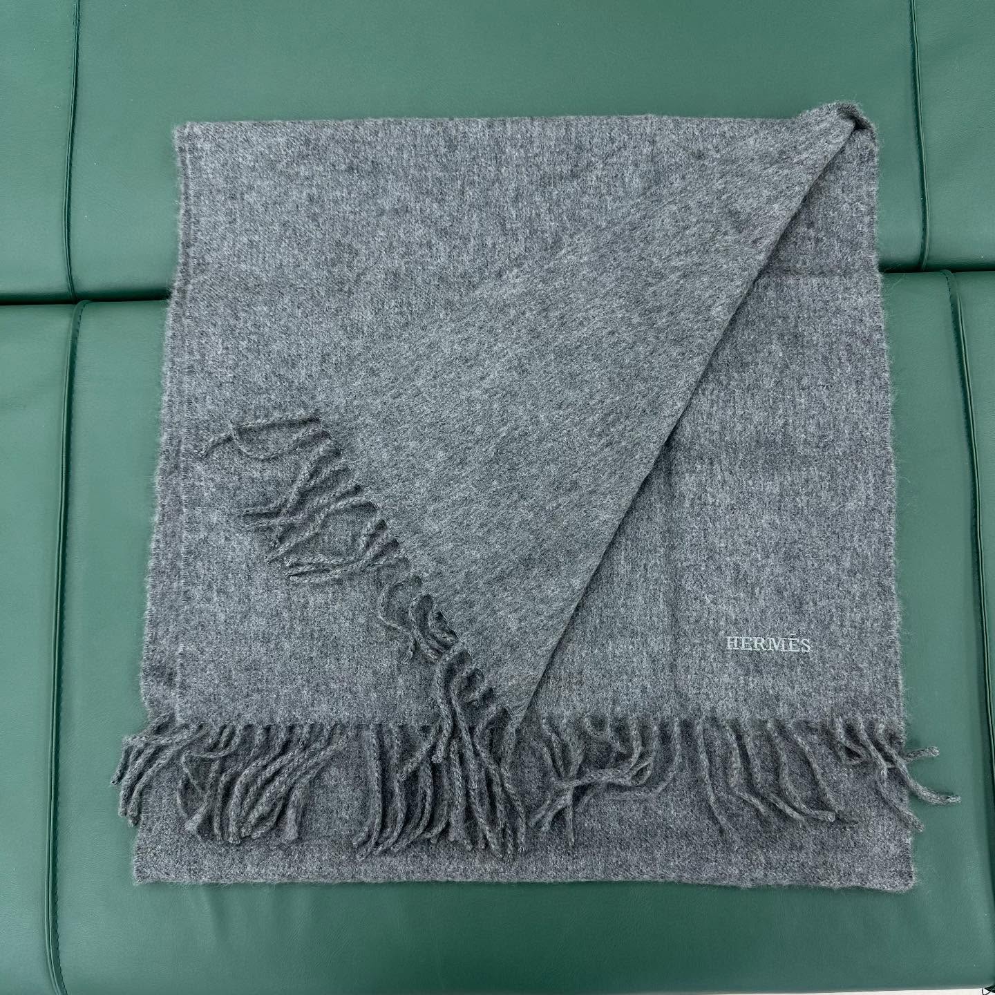 HERMES 全新🔥經典純灰色 100%喀什米爾羊絨 圍巾🩶