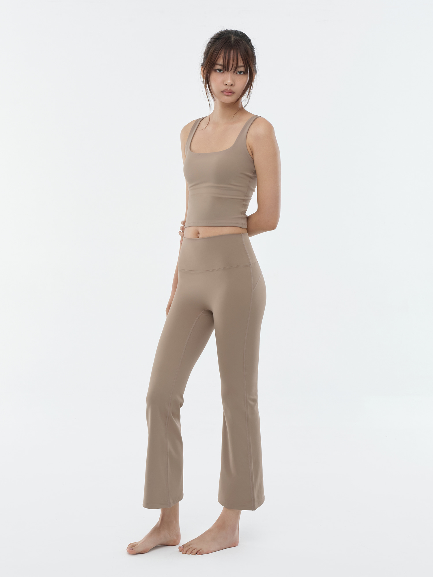 預購_Capri bootcut leggings by Conch