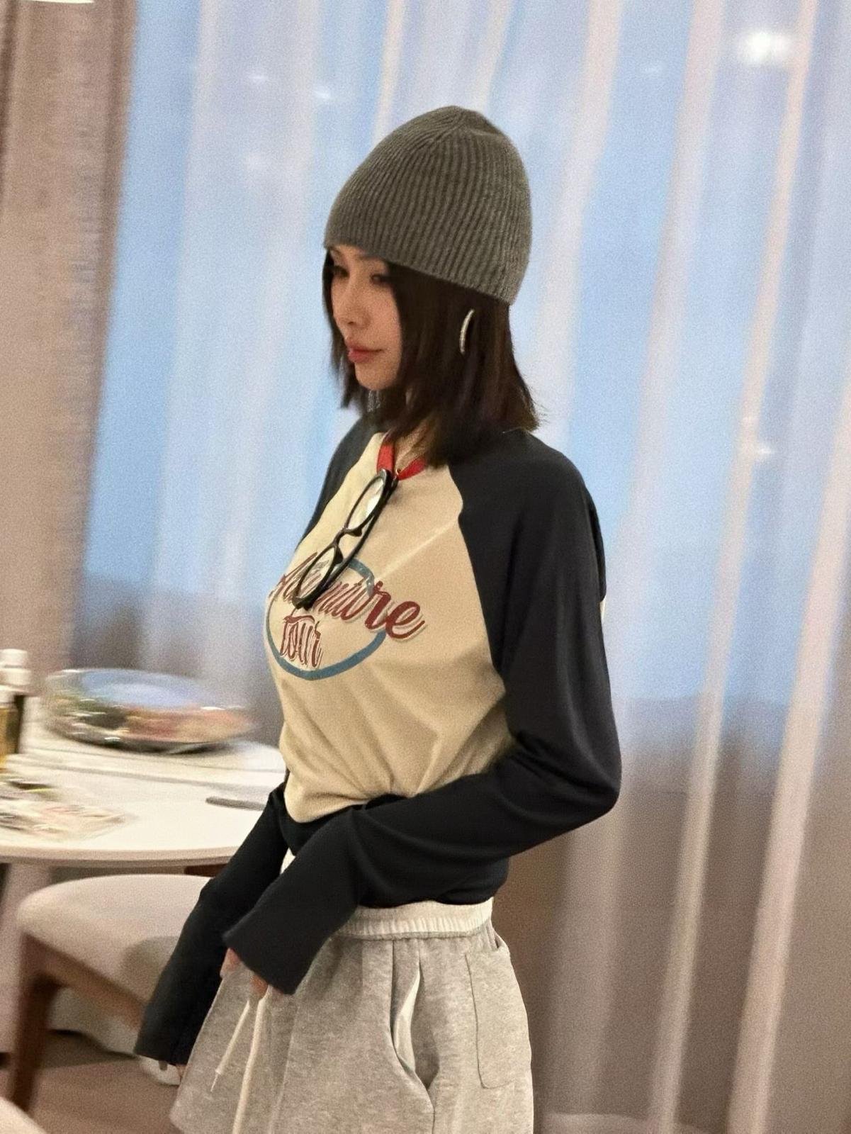 H06 拼色牛角袖print Tee