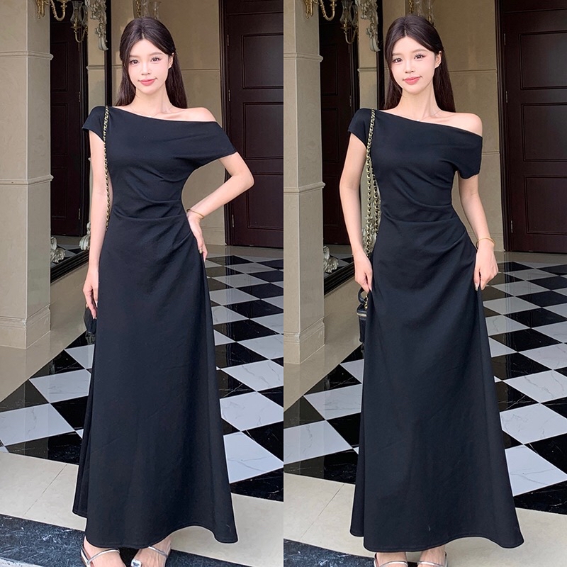 B62(885) 法式高级感一字肩可斜领褶皱腰黑连身裙