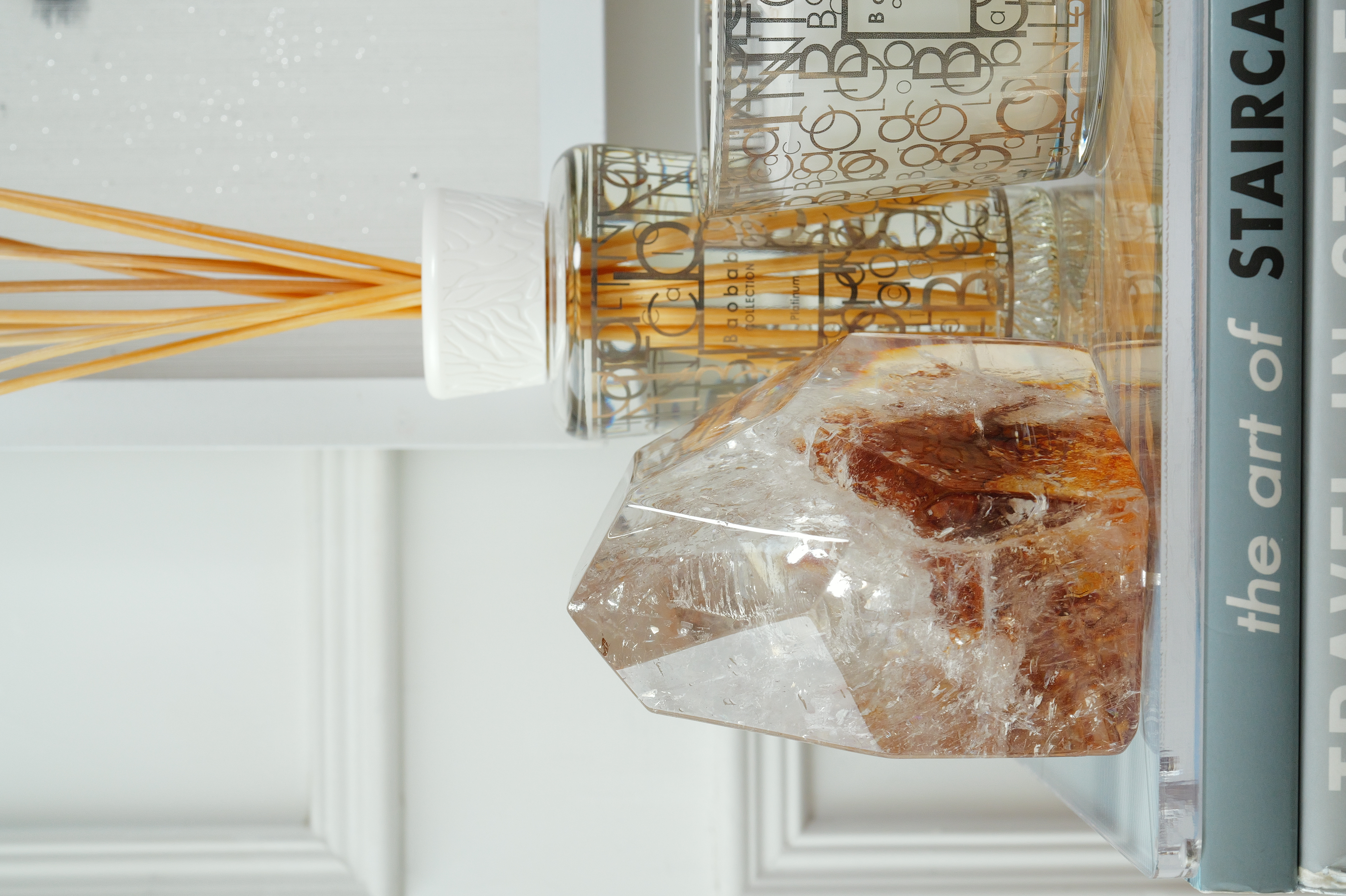 ꧁ 1.3Kg 12.2cm白水晶共生紅泥柱꧂CQ.1016C71G13AF-RA1*11JT