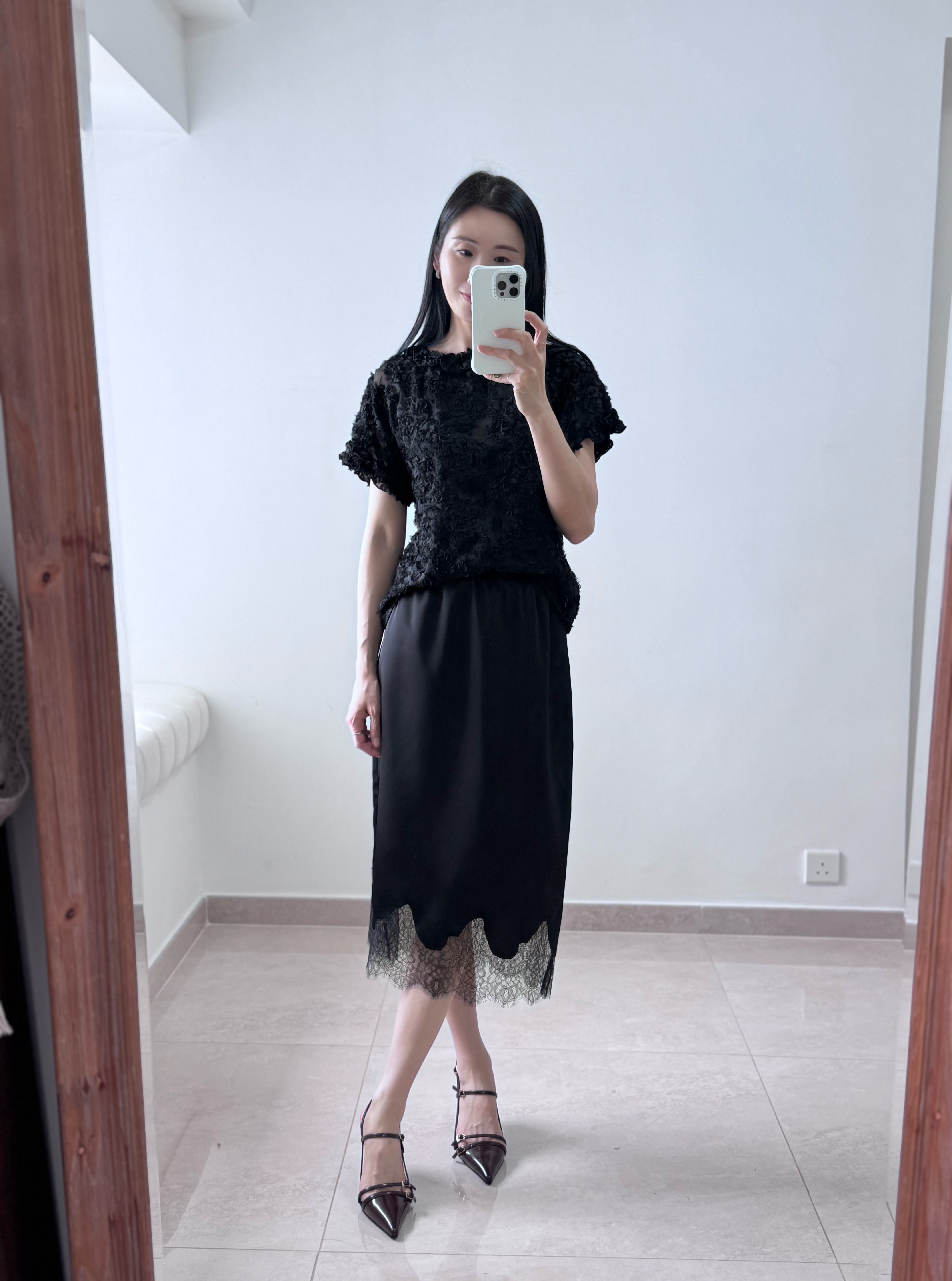 Elegant silky lace skirt