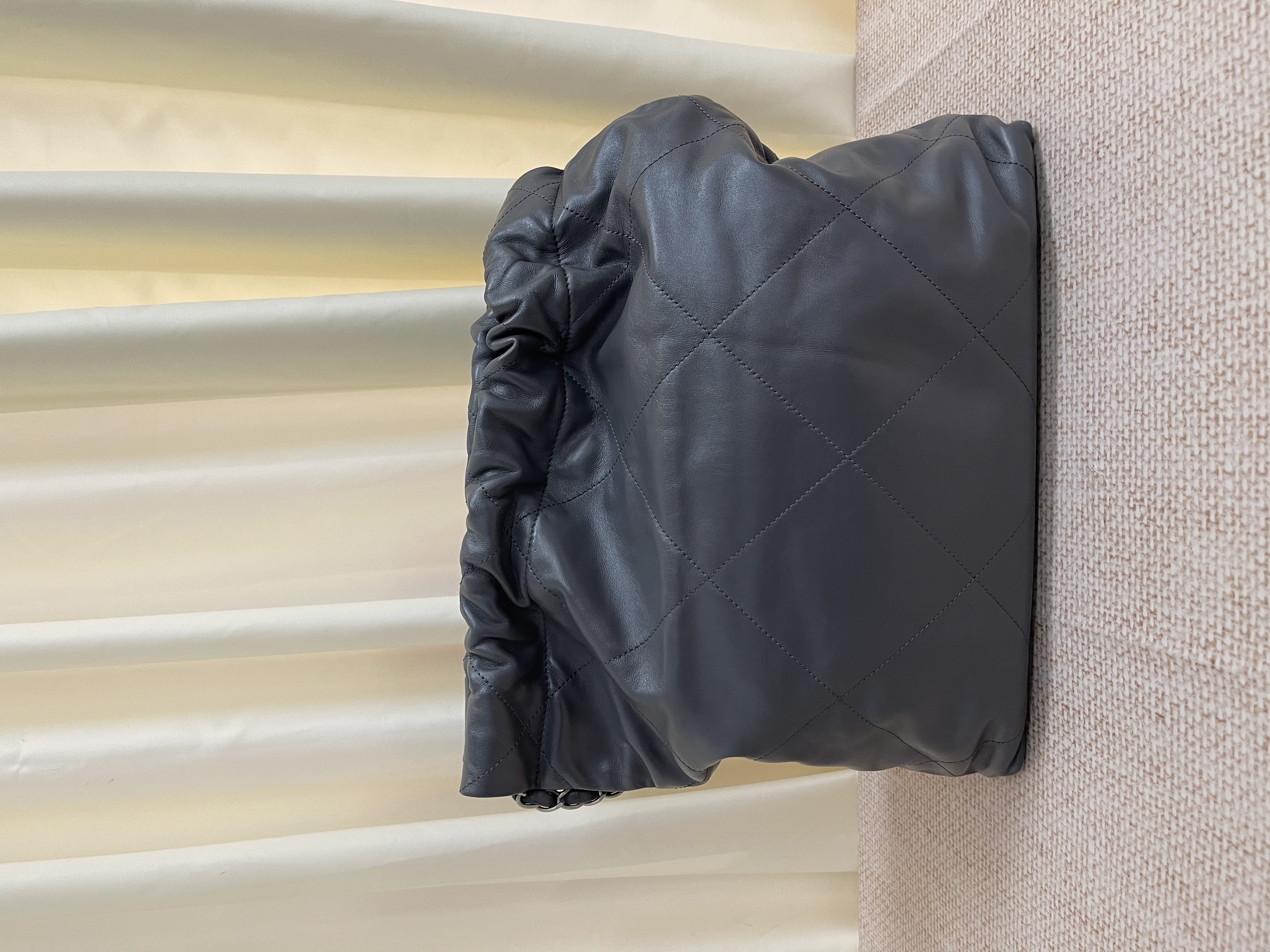 Pre-owned Chanel 22 bag / Product Code: 26022103