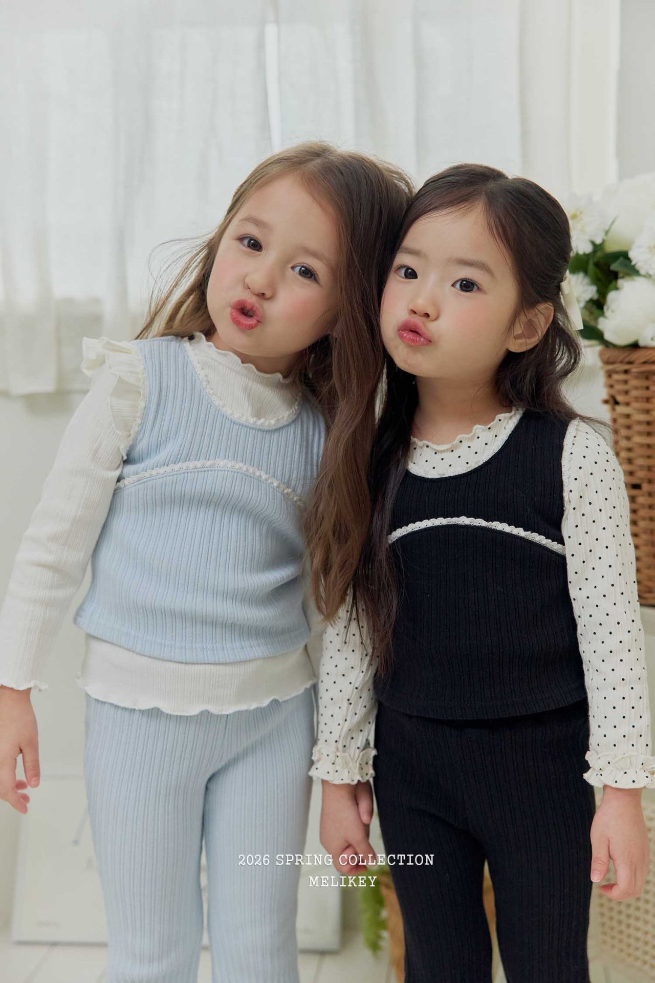 Lace Vest (內搭需另配)