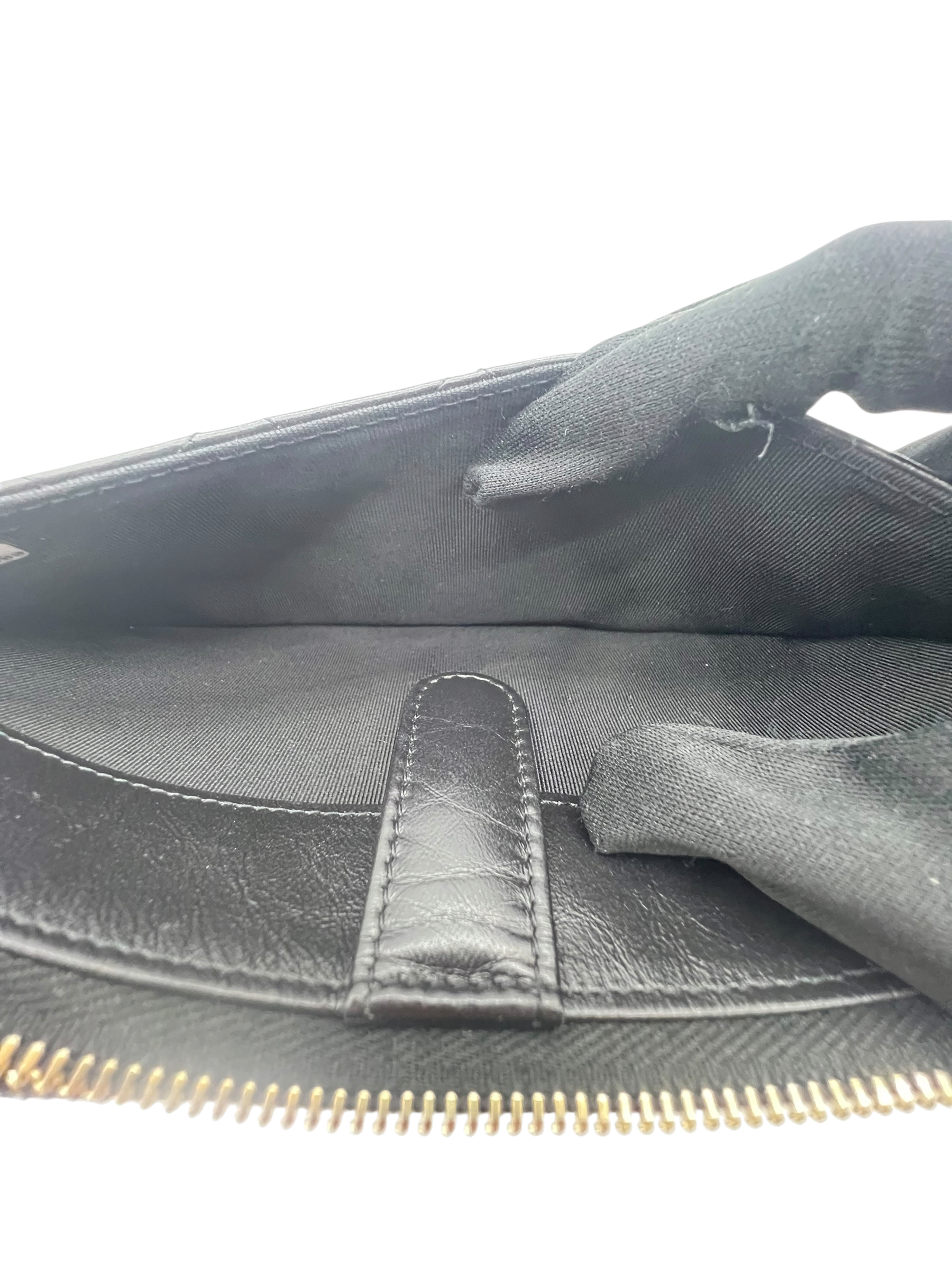 Pre-Owned CHANEL Aged Calfskin Quilted 2.55 Reissue Pouch With Chain Handle Black / Product Code: 26052803