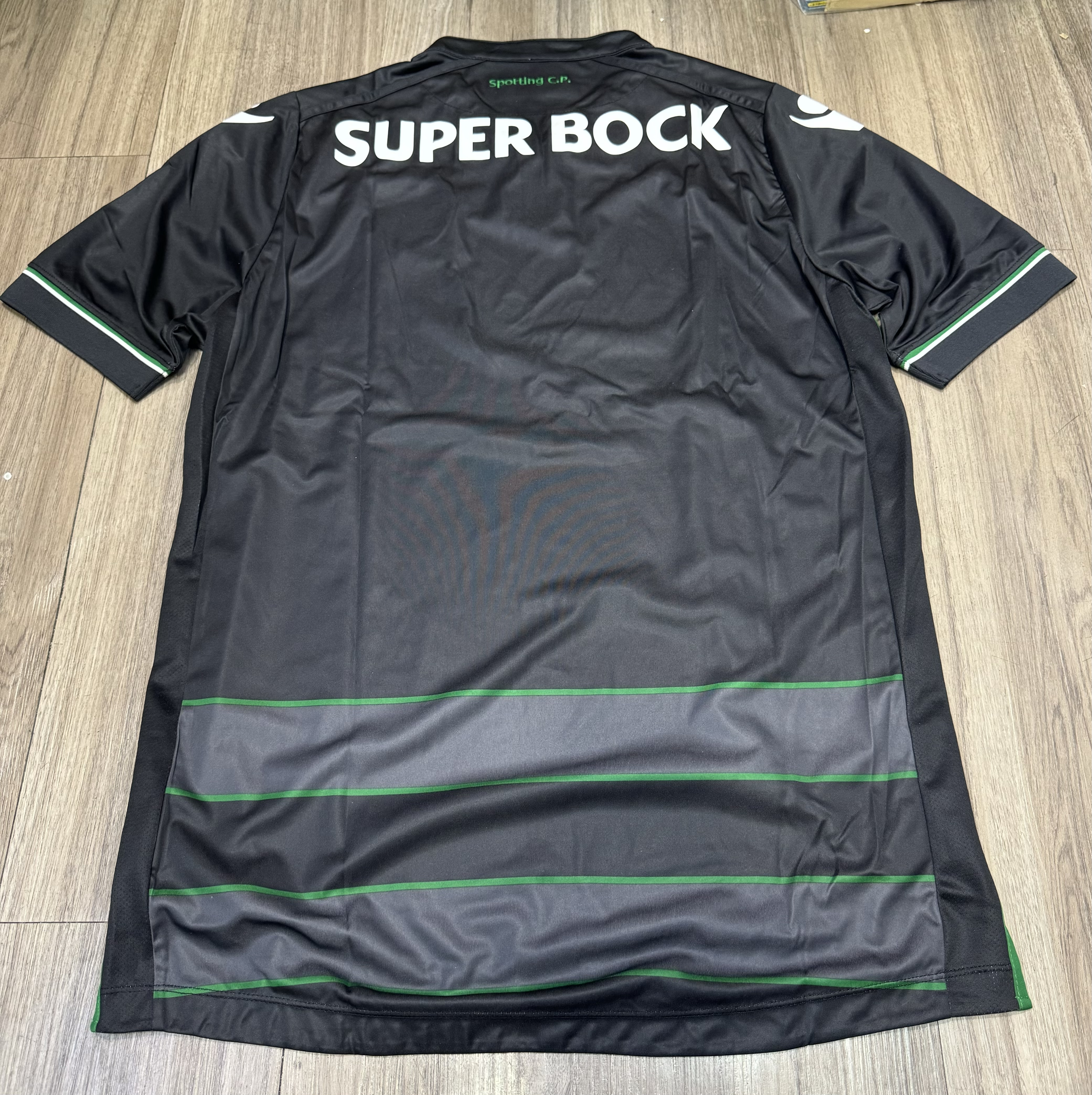 Sporting Club Lisbon 15/16 away shirt