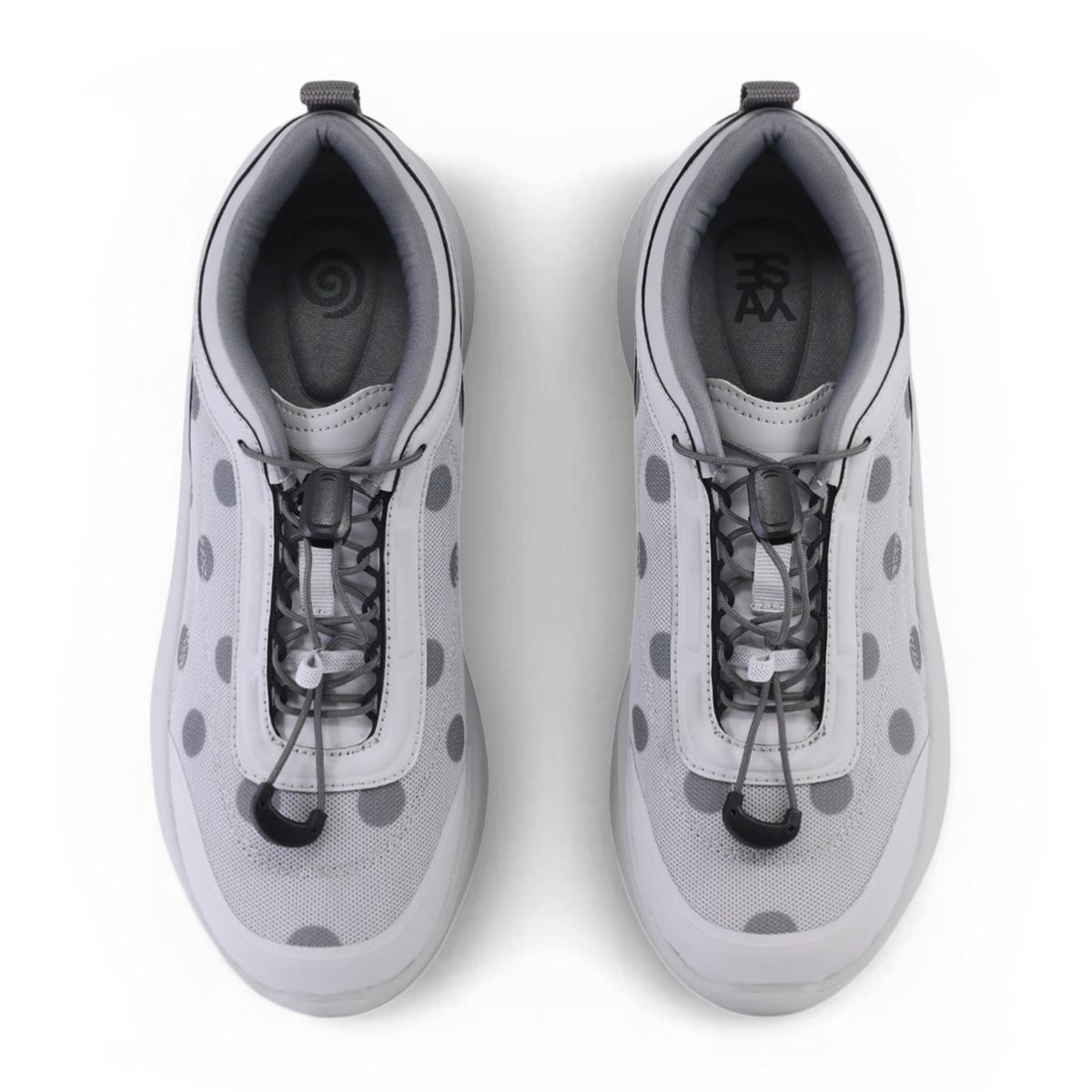 [YASE] Flatfoam Dot Sneakers (2色)