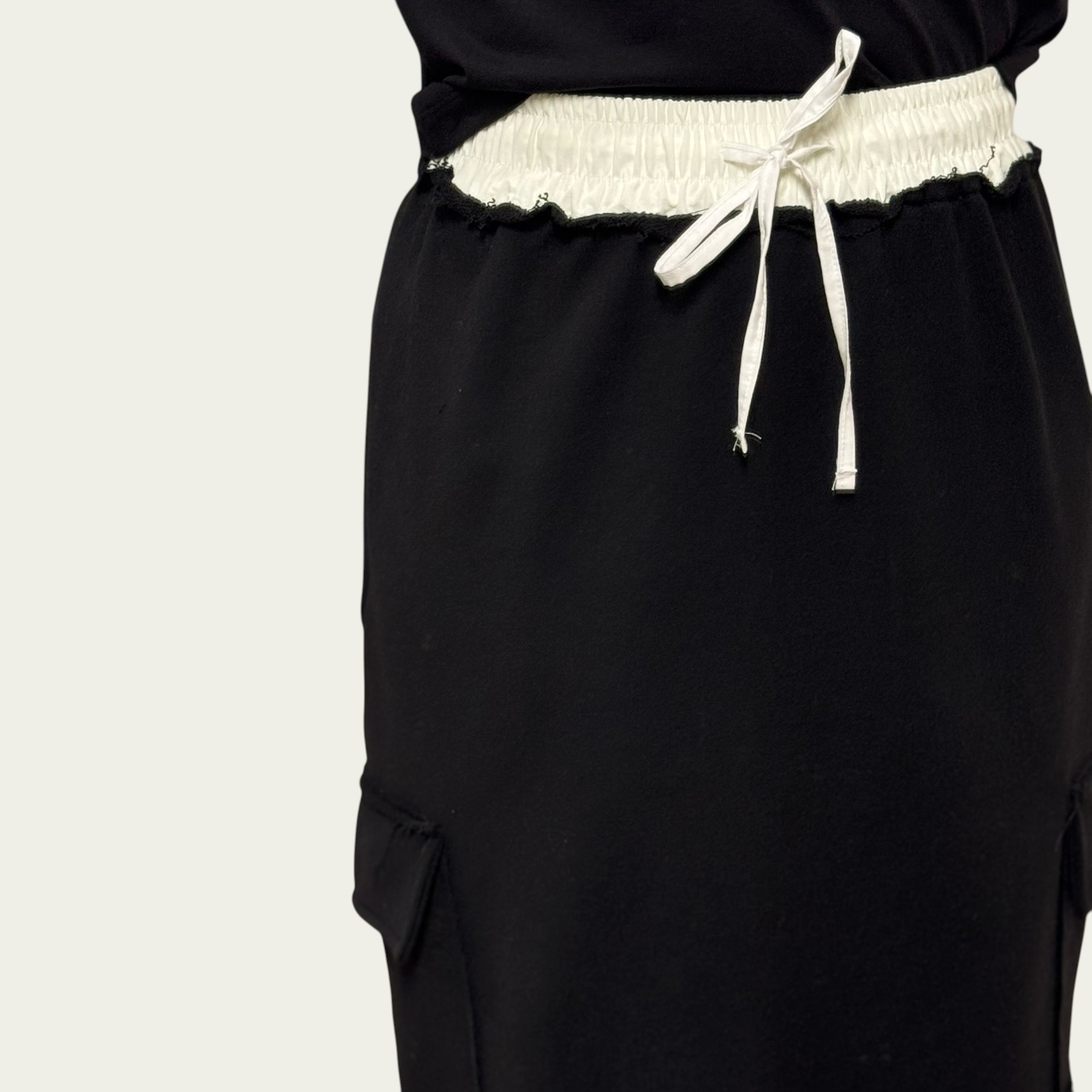 221054 拼色邊長裙