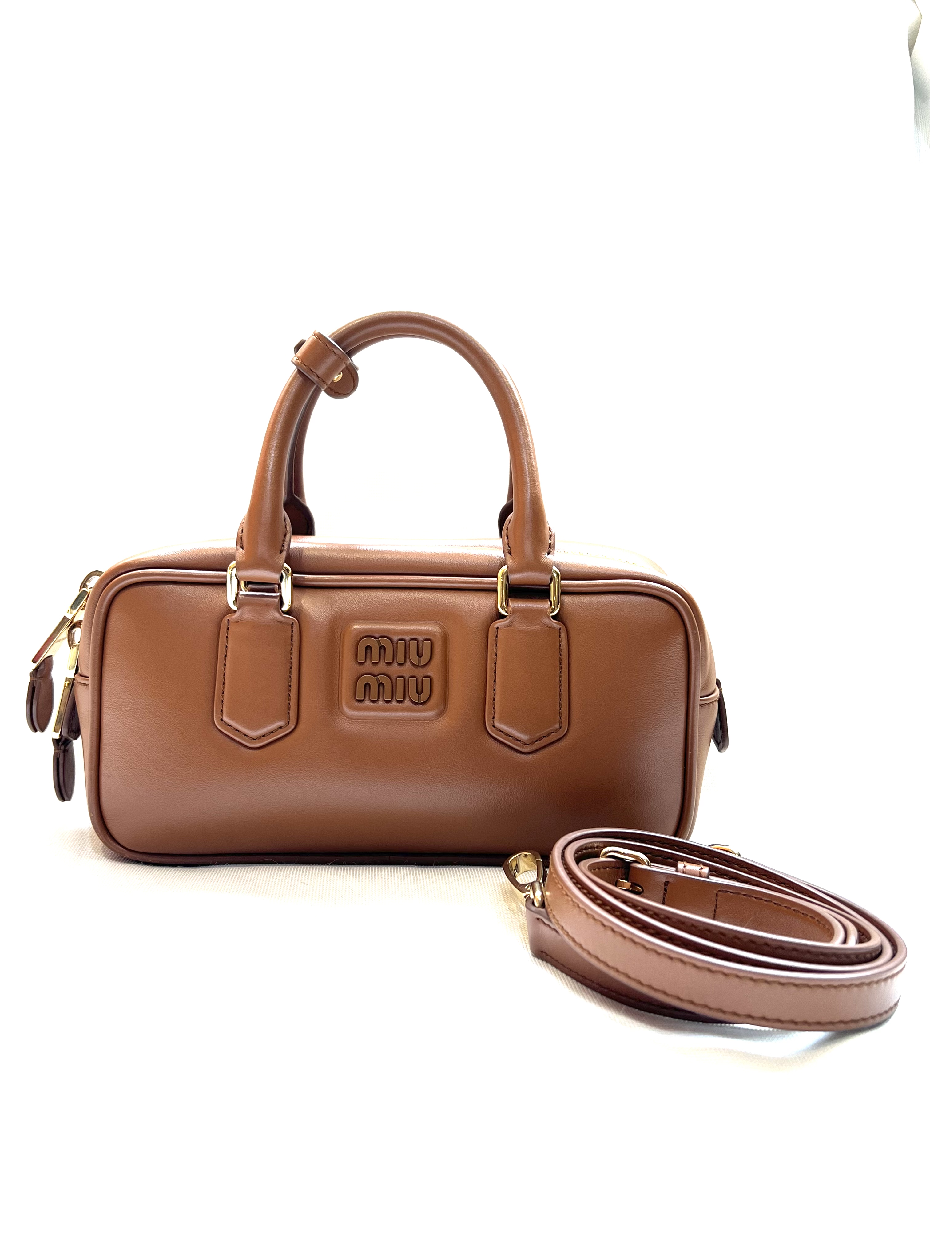 Pre-Owned Miu Miu Arcadie leather handbag / Product Code: 26041641