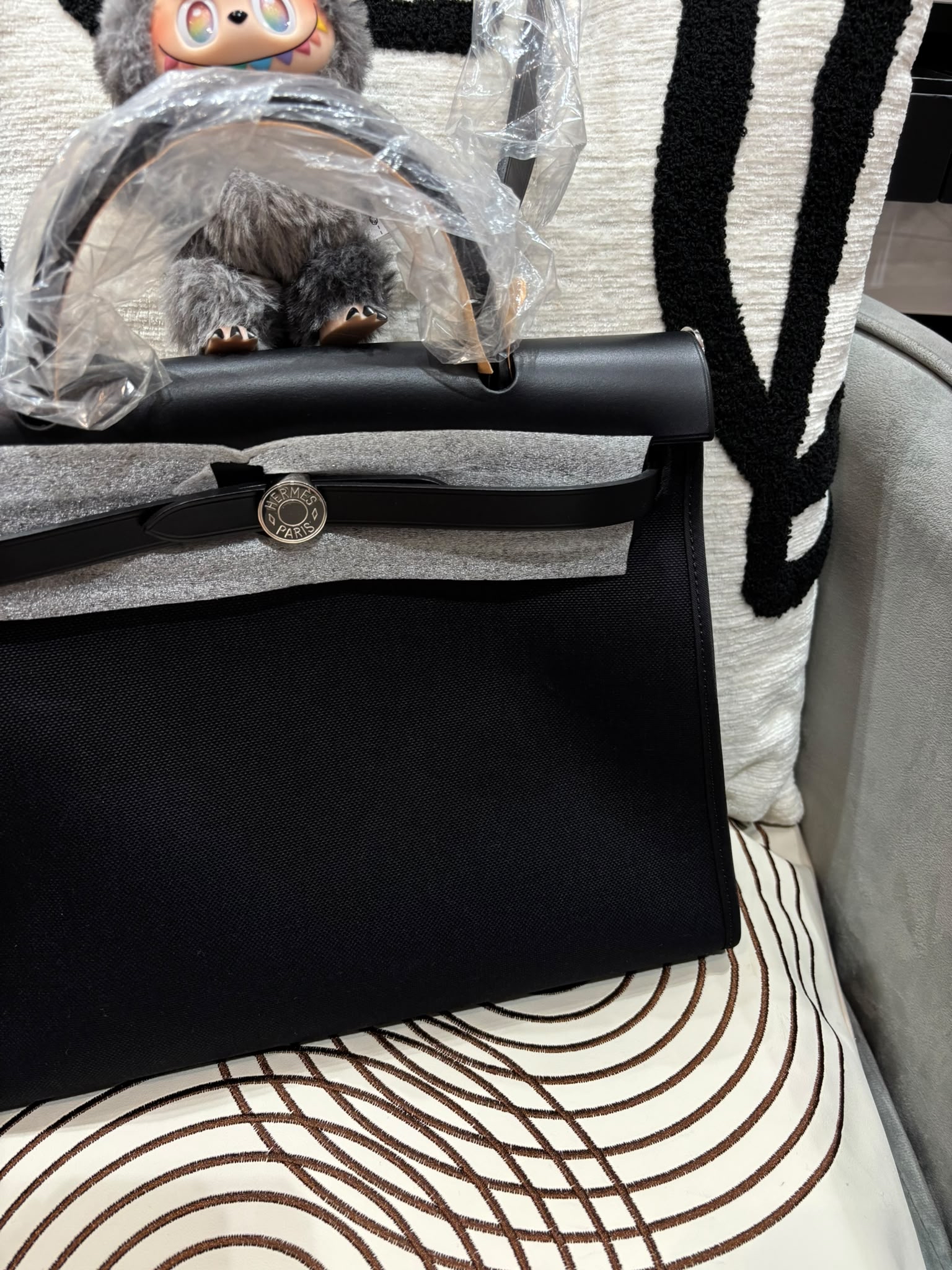 全新 Hermes herbag 31,黑銀，STAMP T 100%Authentic, 全新未使用品 ✅收據副本✅key lock✅塵袋✅box