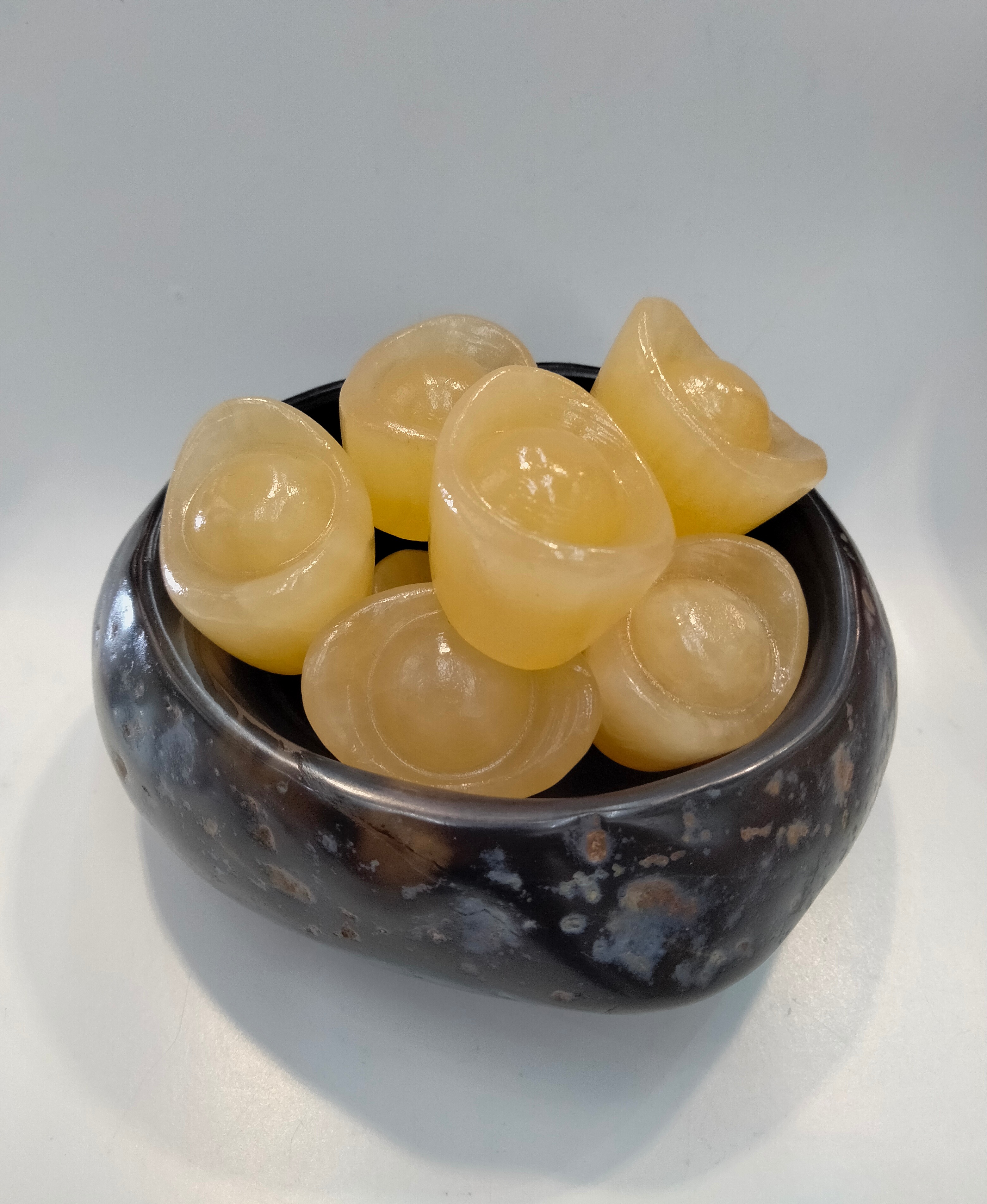 瑪瑙碗 (連8粒黃玉元寶)