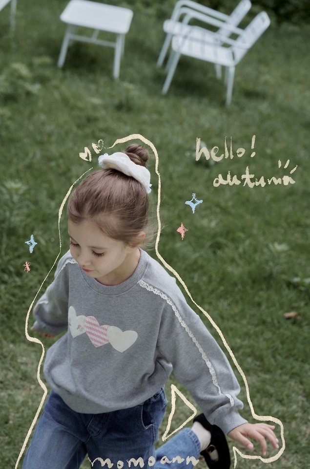 Momoann | Heart Patch Sweatshirt