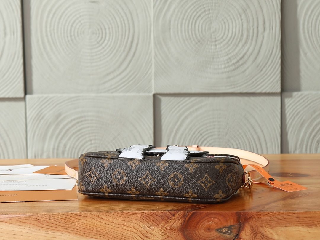 LV Louis Vuitton Travels with Grace Coddington