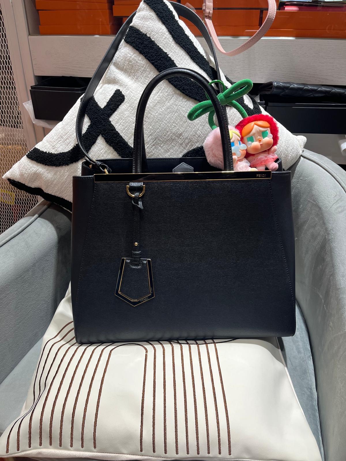 Fendi jours 2way bag 黑色牛皮金扣100%Authentic, 98%new ✅dust bag✅strap 
