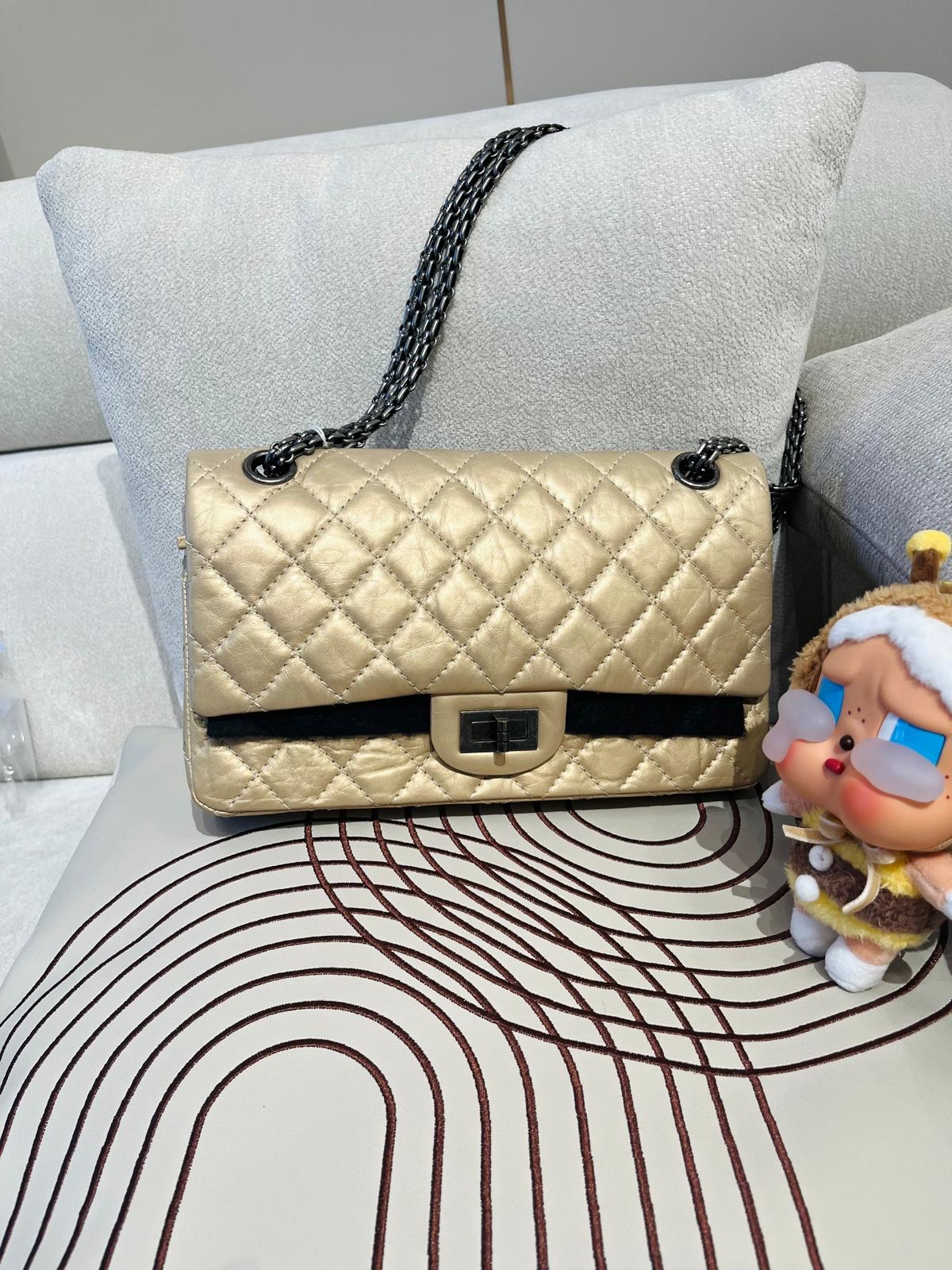 Chanel 2.55 flap bag classic calfskin 100%Authentic ,98%new ✅card✅dust bag✅box 