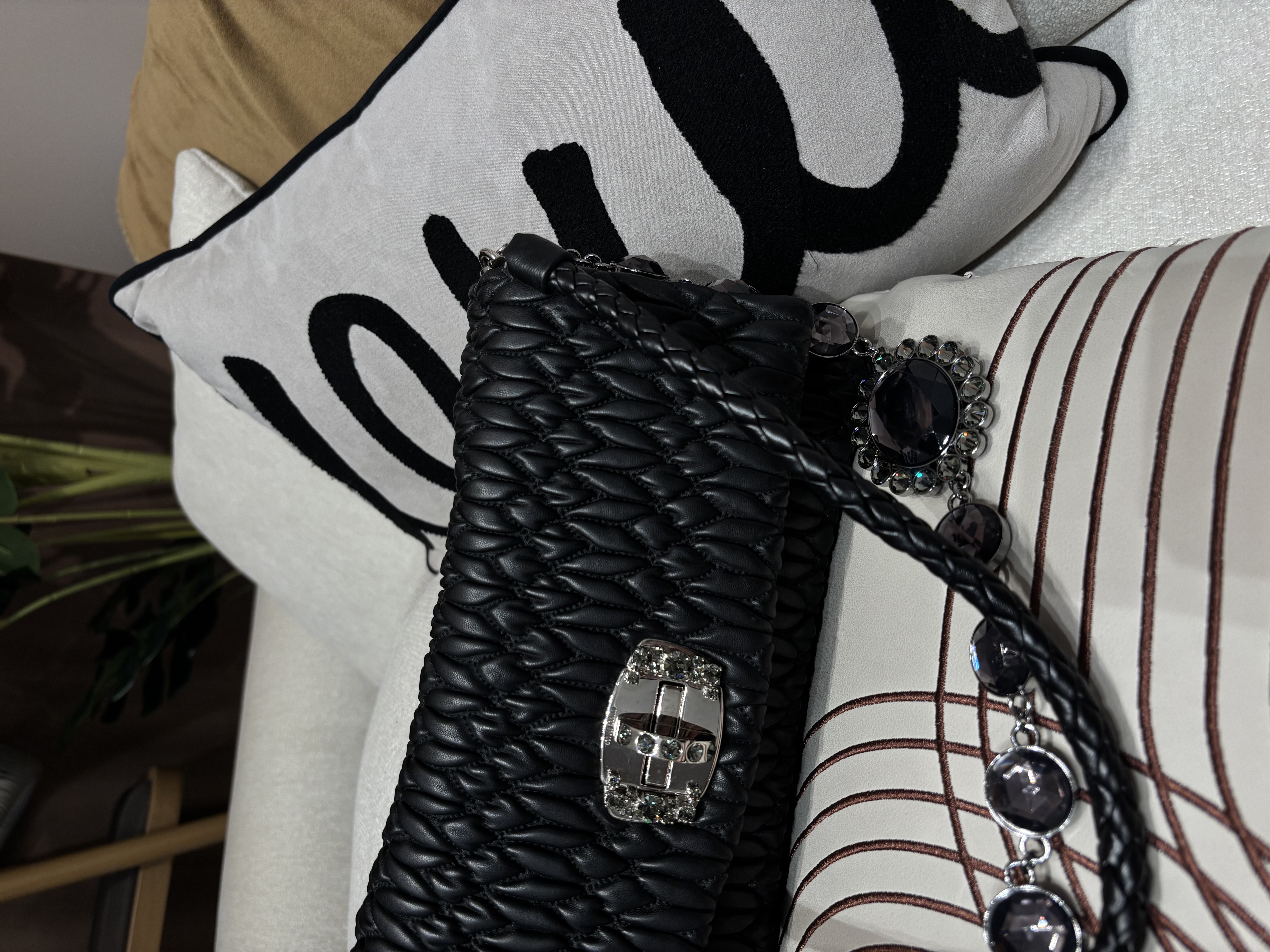 Miu miu bag 100%Authentic,95%new ✅dust bag  