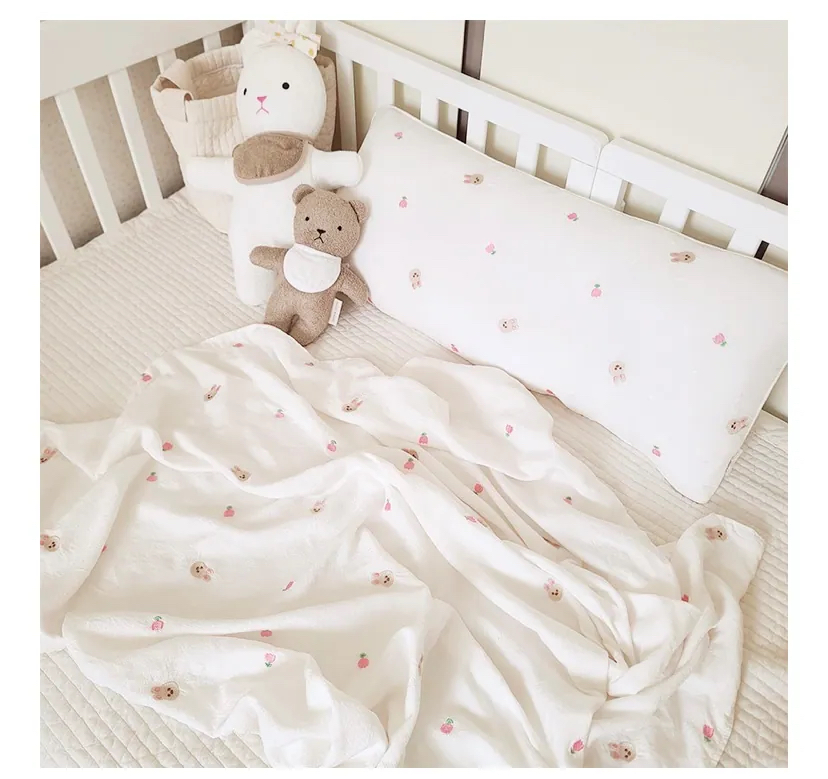 Hellominime Rayon Bunny Embroidery Blanket