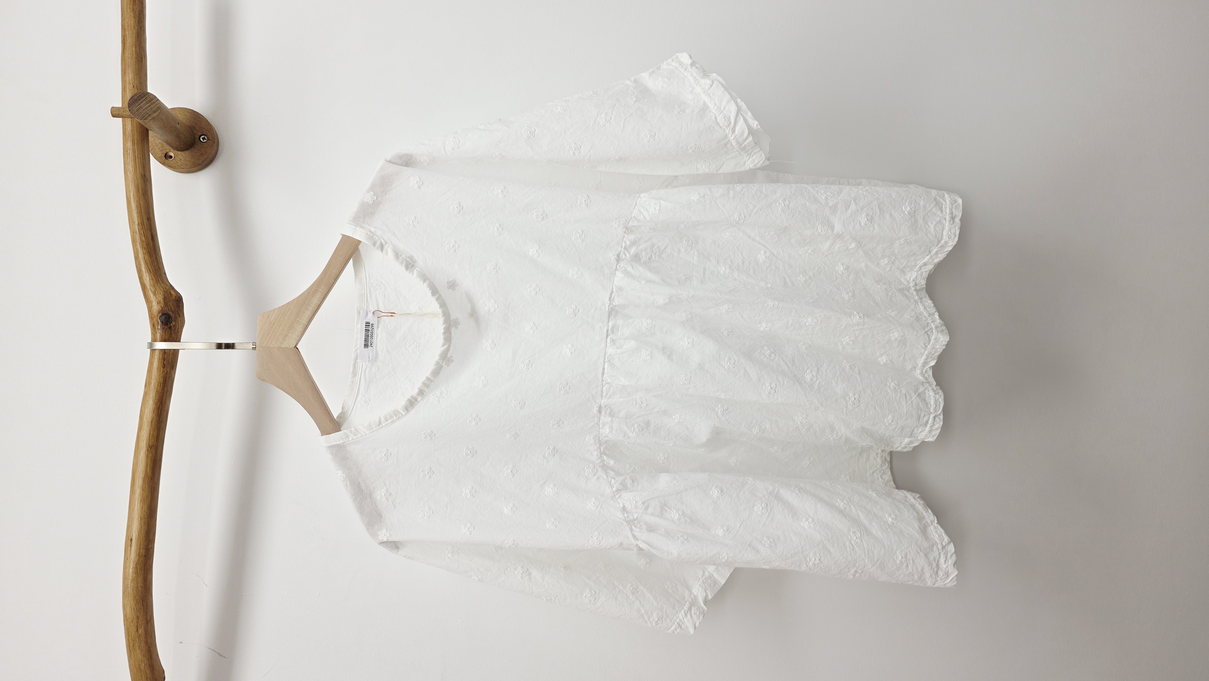 韓國白拼暗花刺繡Ruffle棉麻衫