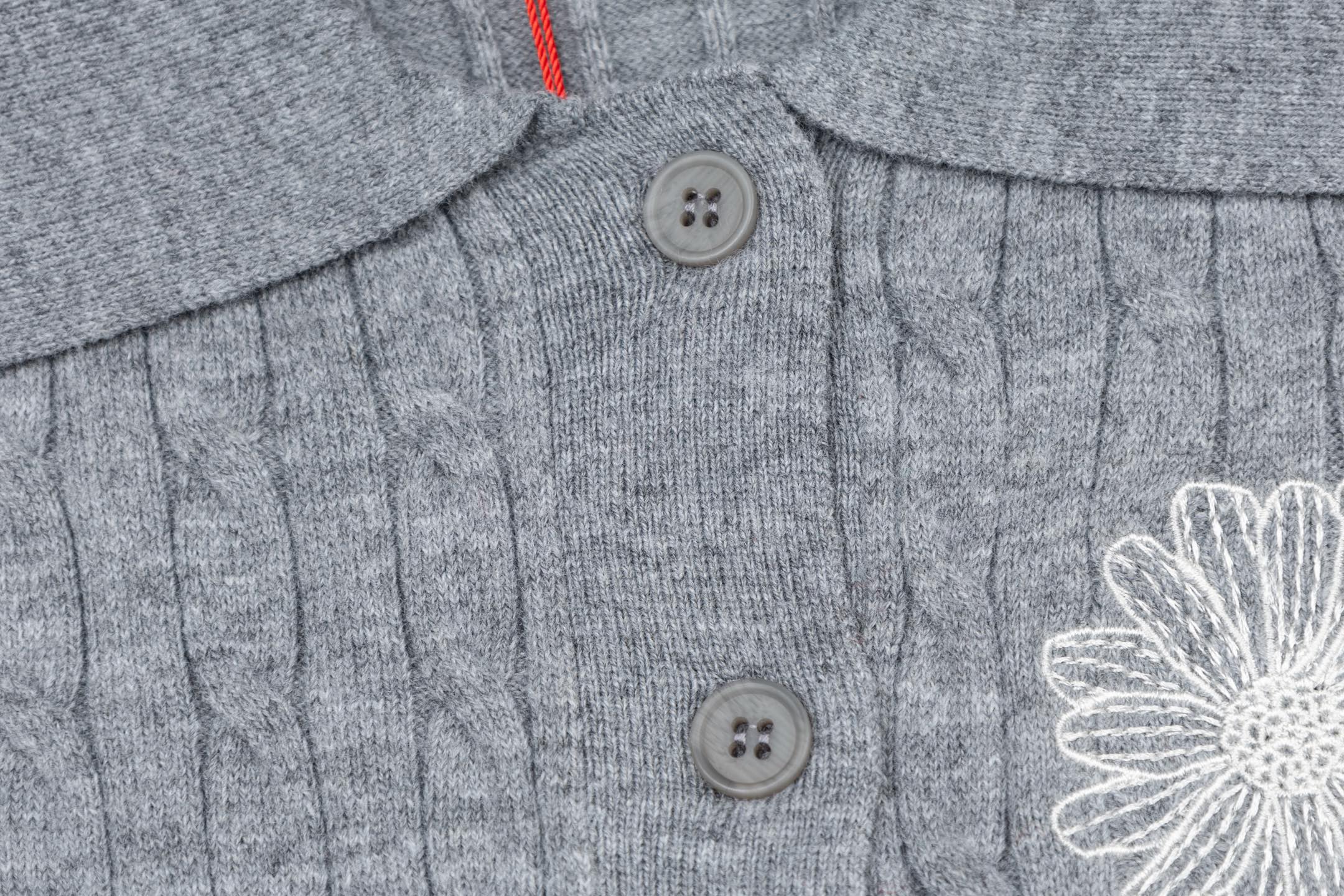 Mardi Mercredi Flower Embroidery Cable Short Sleeve Knit