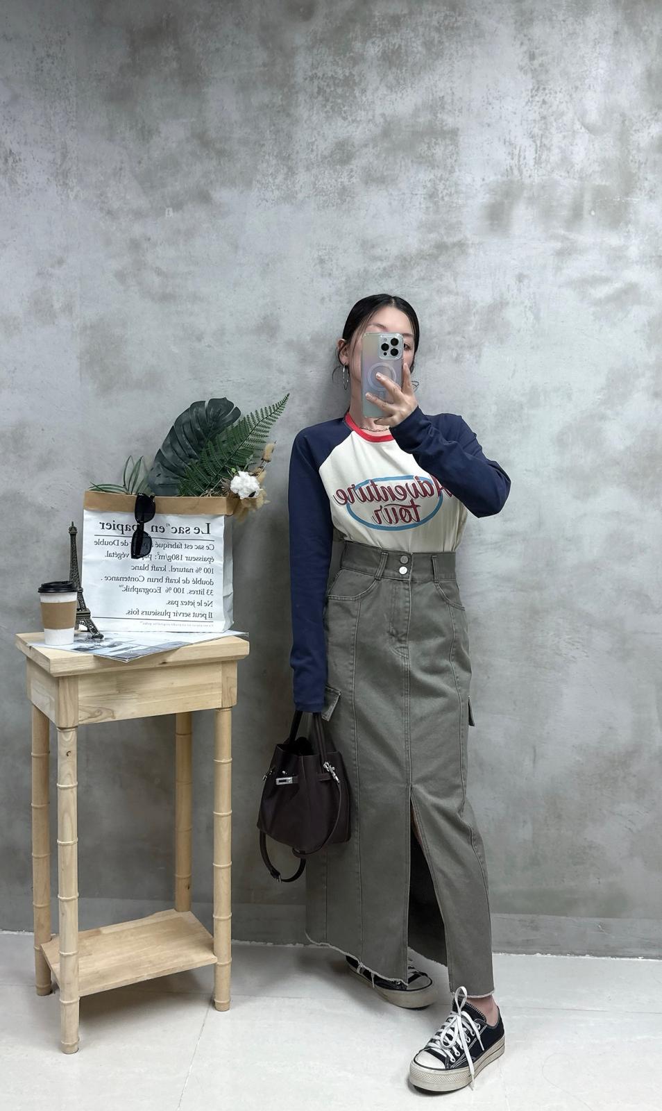 H06 拼色牛角袖print Tee