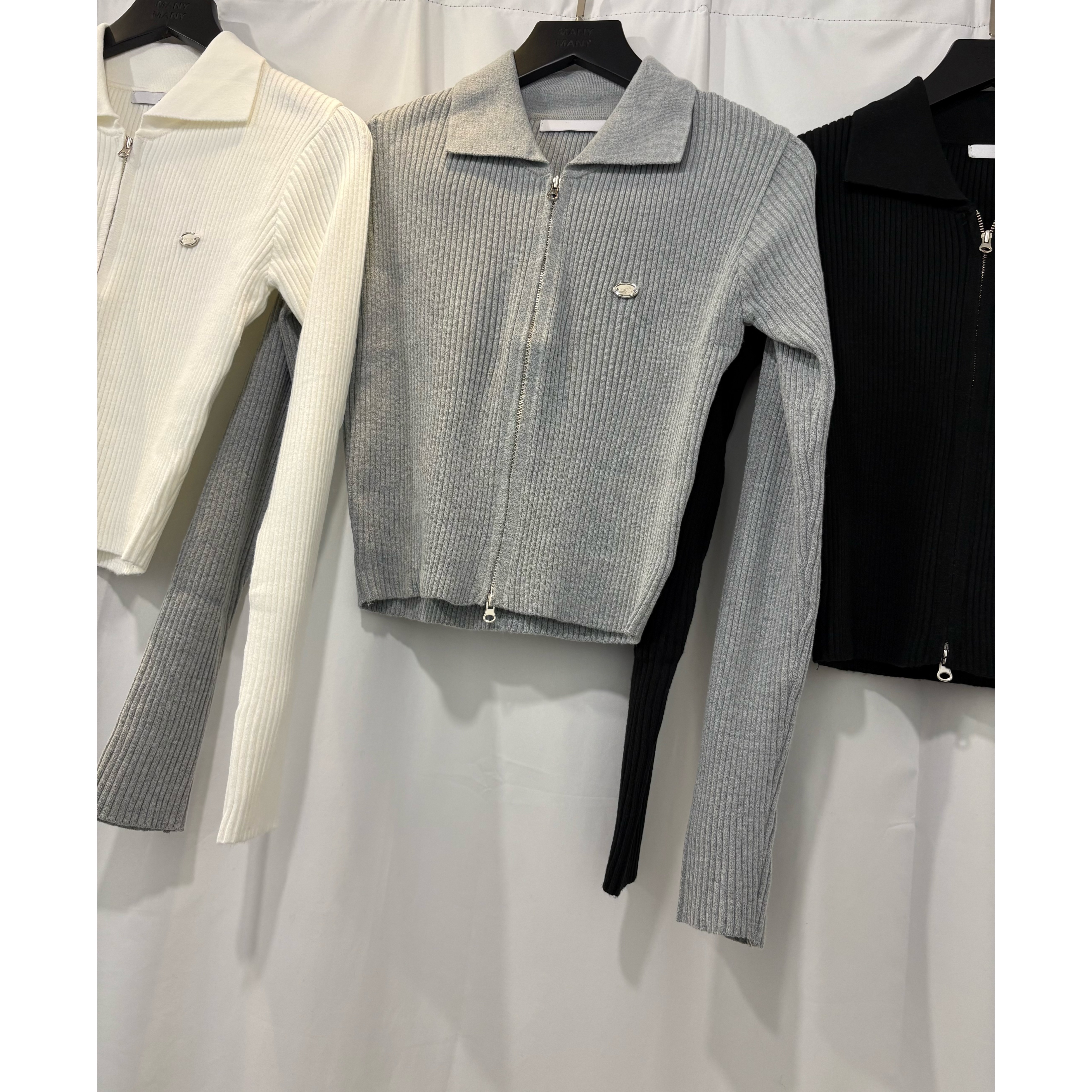 優惠價9月5截🐿️2608P《SILVER LOGO ZIP UP OUTER》