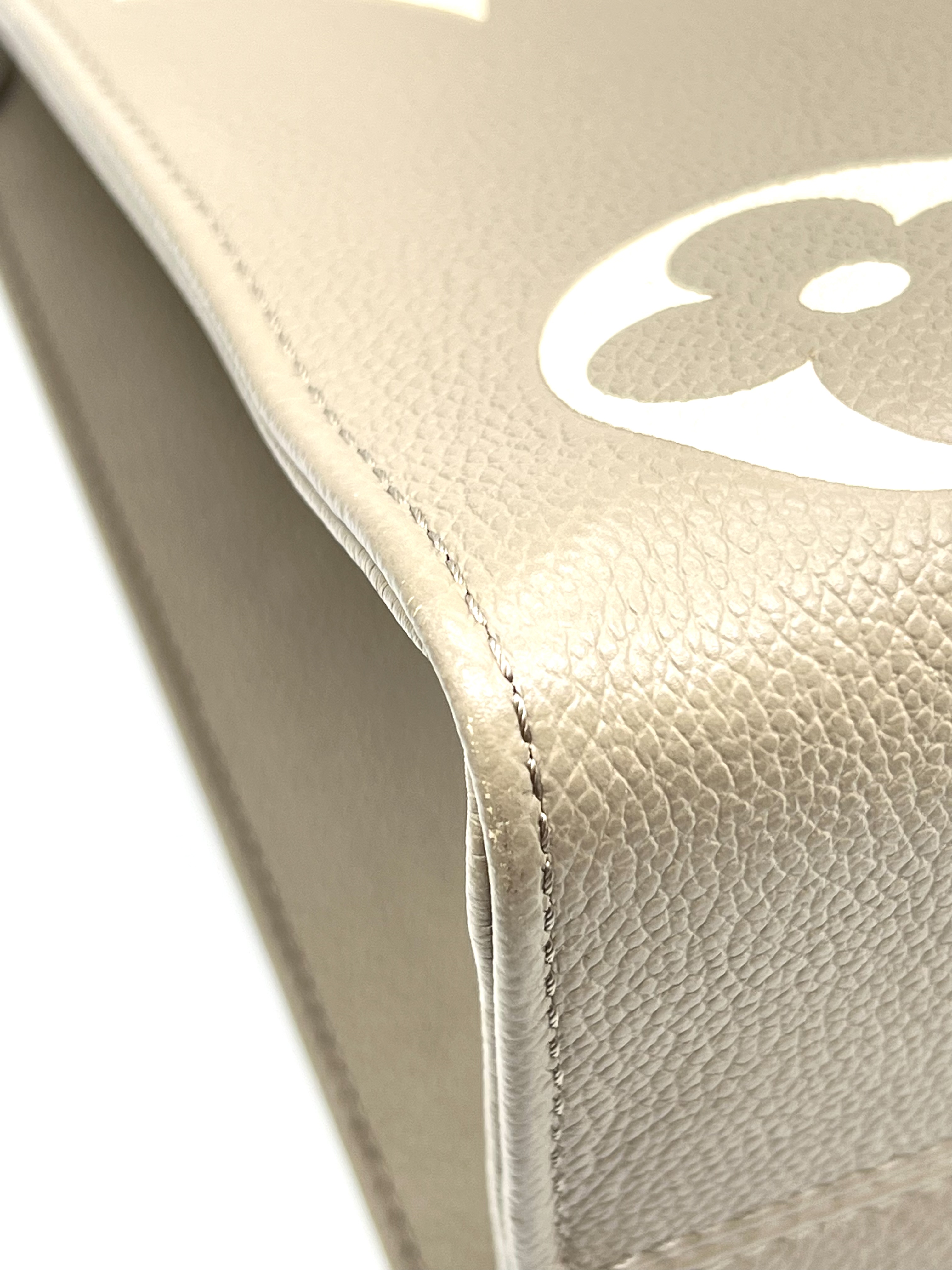 Pre-Owned LV OnTheGo MM / Product Code: 26050701