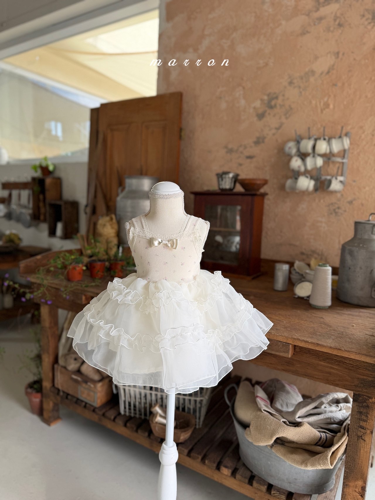 ☀️預訂 韓國直送☀️🇰🇷Marron兩色緞帶蕾絲薄紗背心連身裙