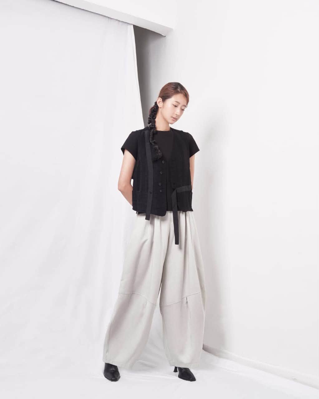 VIL-T2711 MINIMALIST SHORT SLLV TOP