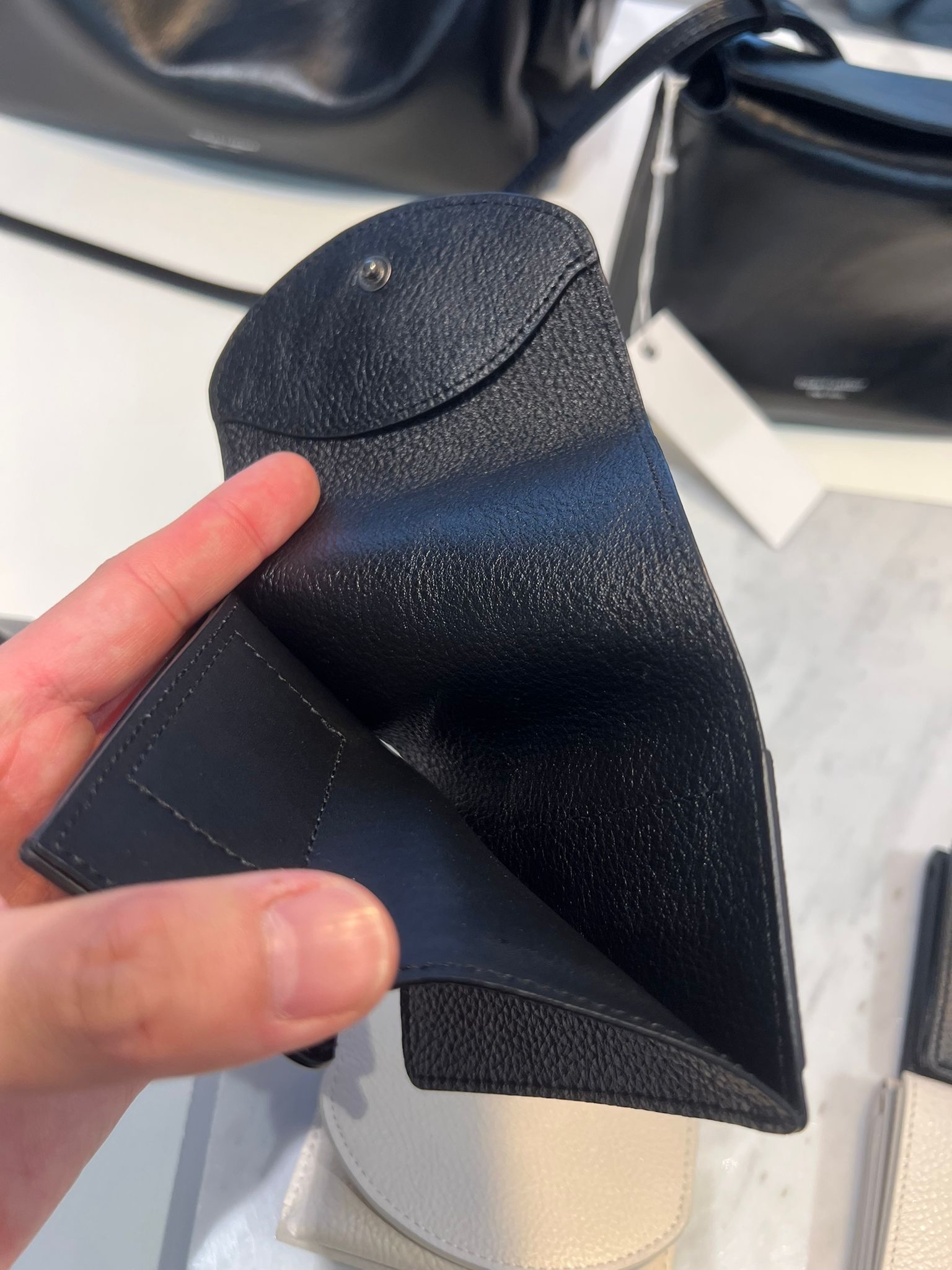 韓國自家品牌Bucks & Leather 牛皮卡片銀包