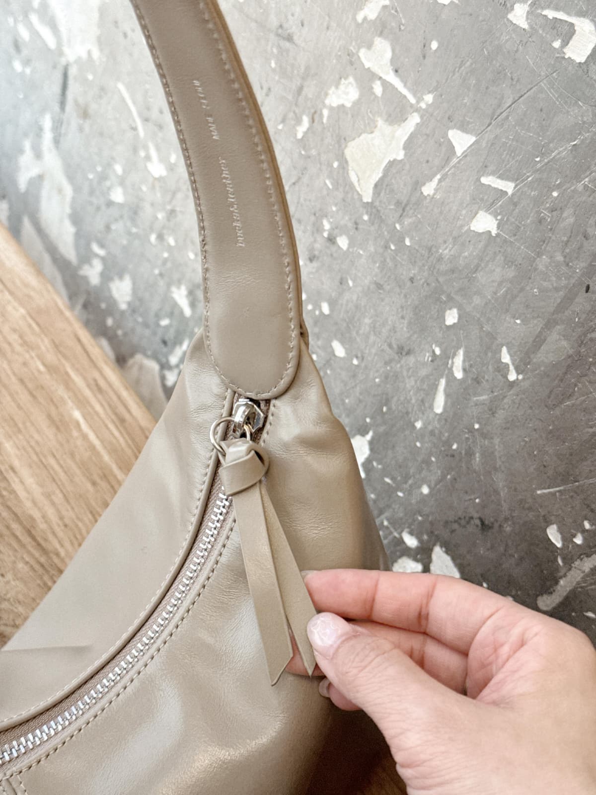 【韓國設計師品牌】全真皮亮面牛皮餃子單肩包