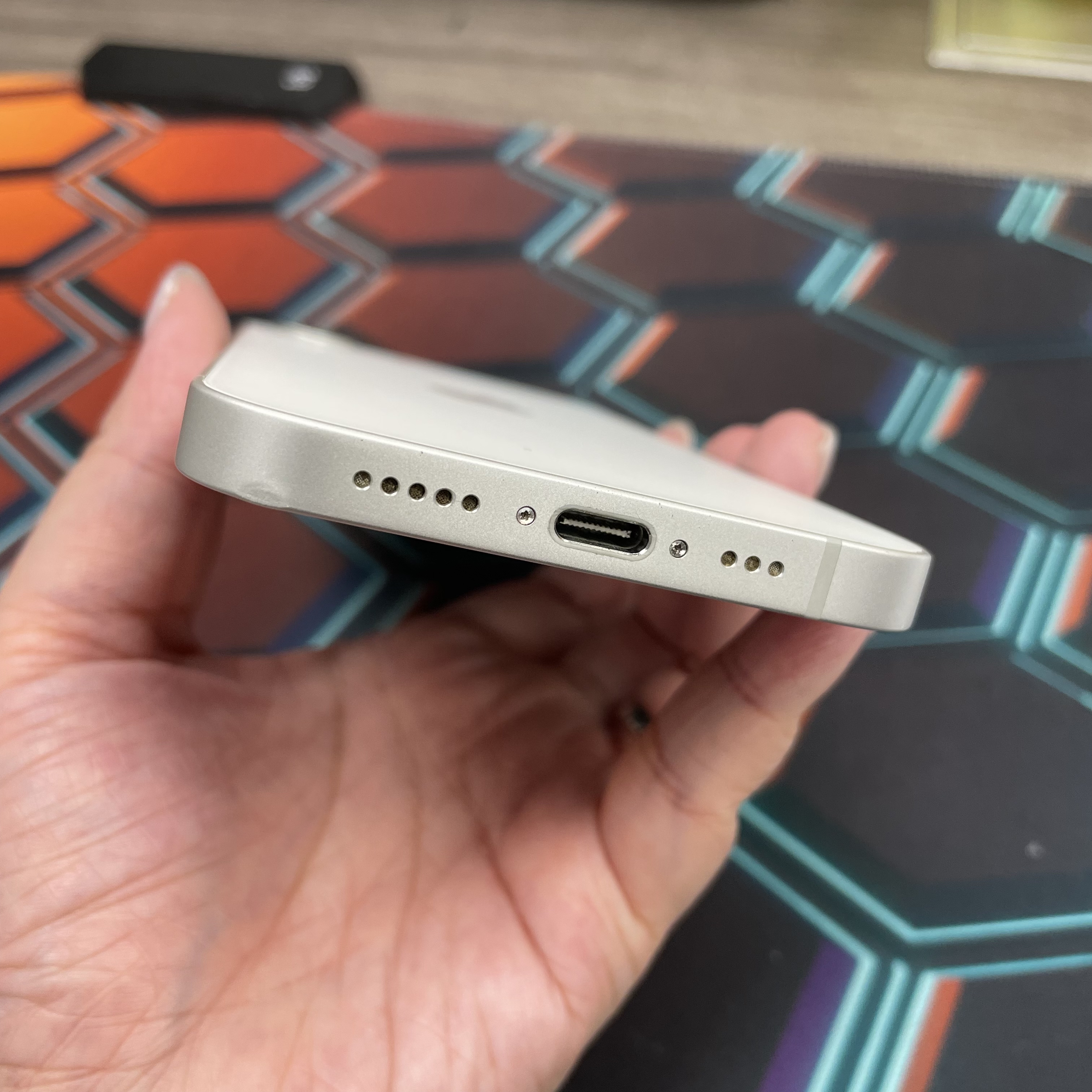 *6709 16e 超靚機 256GB 電93 白色 white