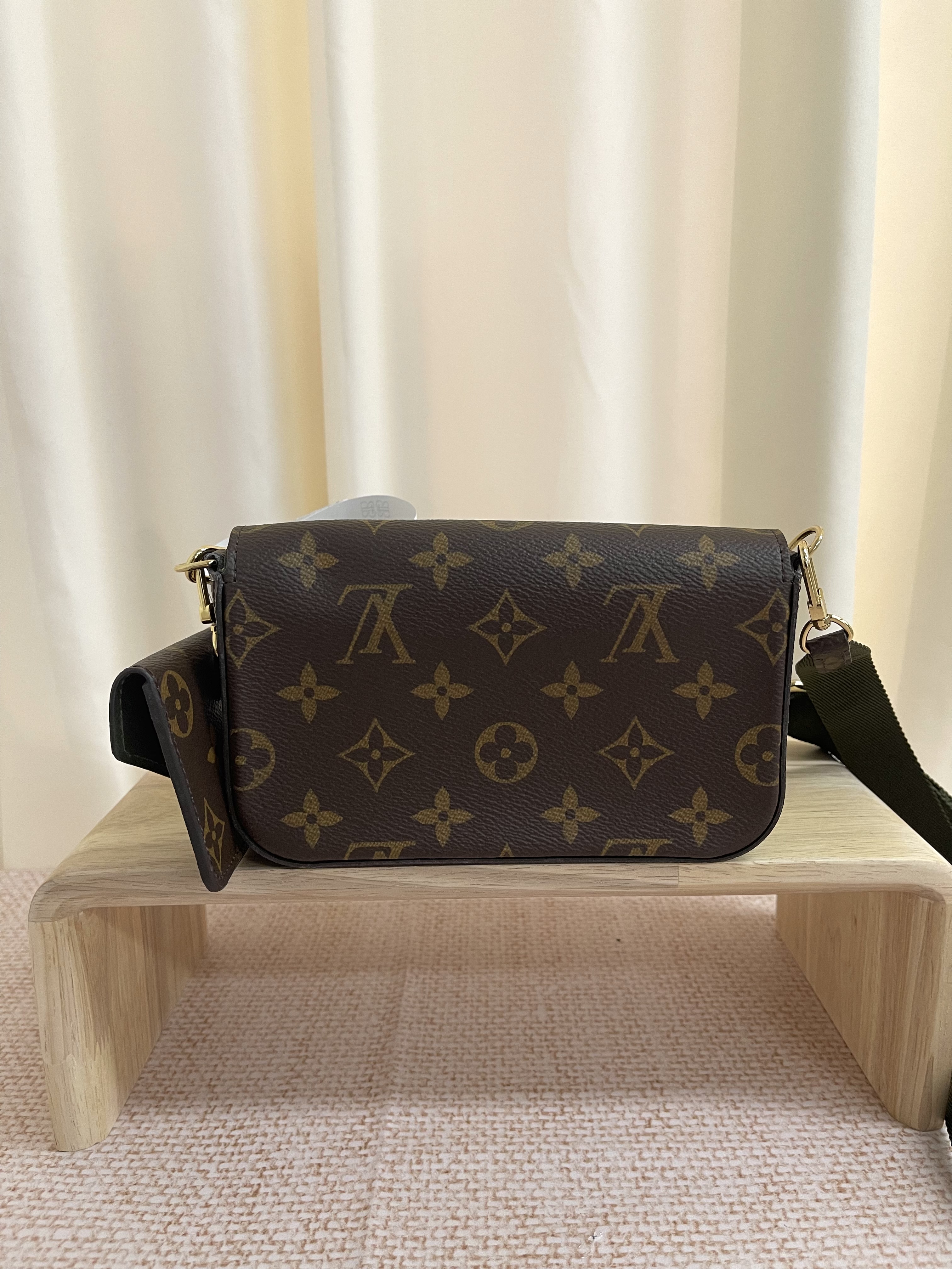 Pre-owned Louis Vuitton Félicie Strap & Go Monogram / Product Code: 26021307