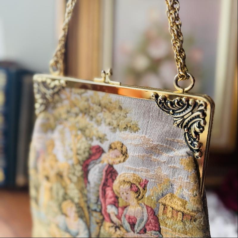Vintage C.a. 1960-70s JR USA "Family in Countryside with a little sheep" Tapestry kisslock Bag -Two way Bag (MT2219)