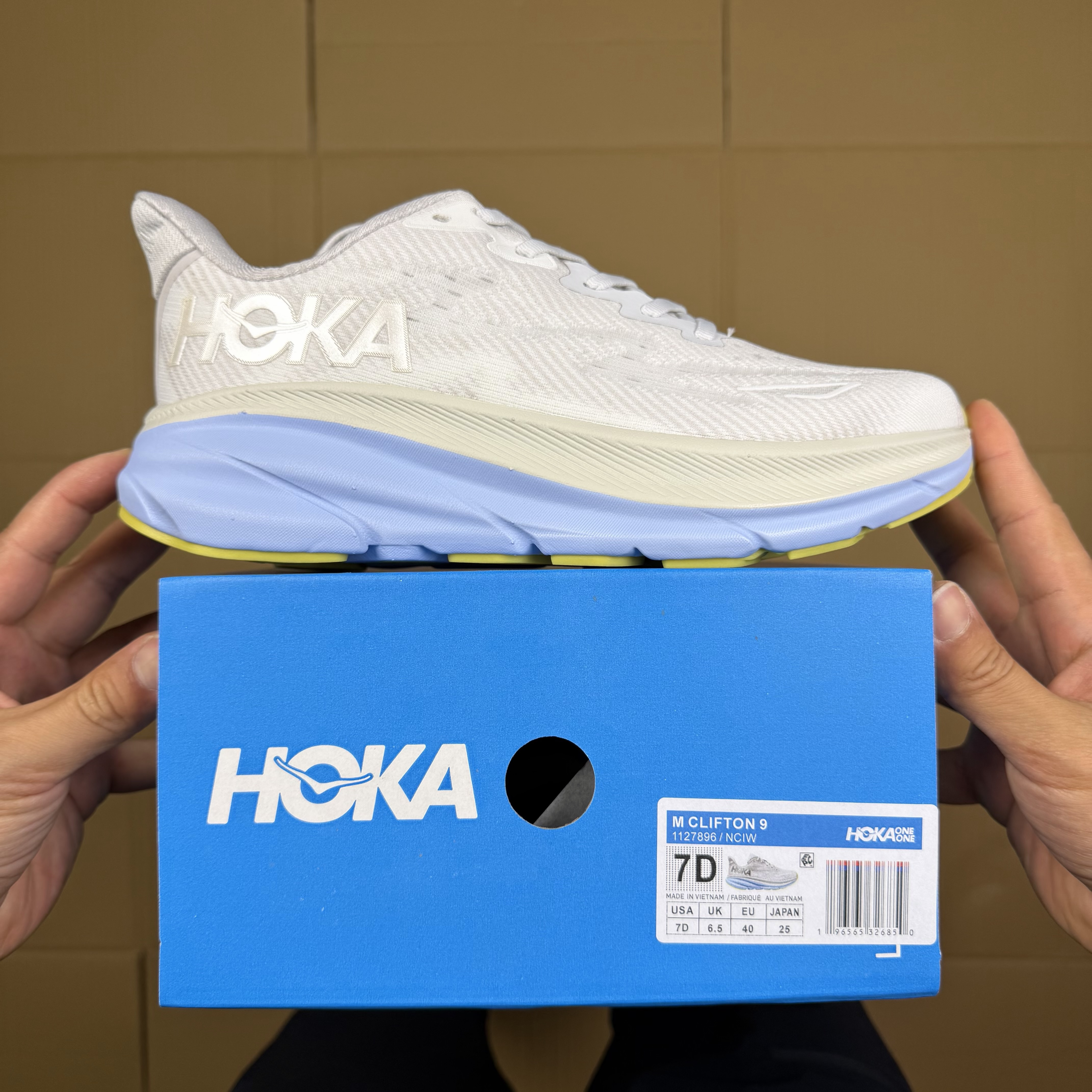 Hoka Clifton 9