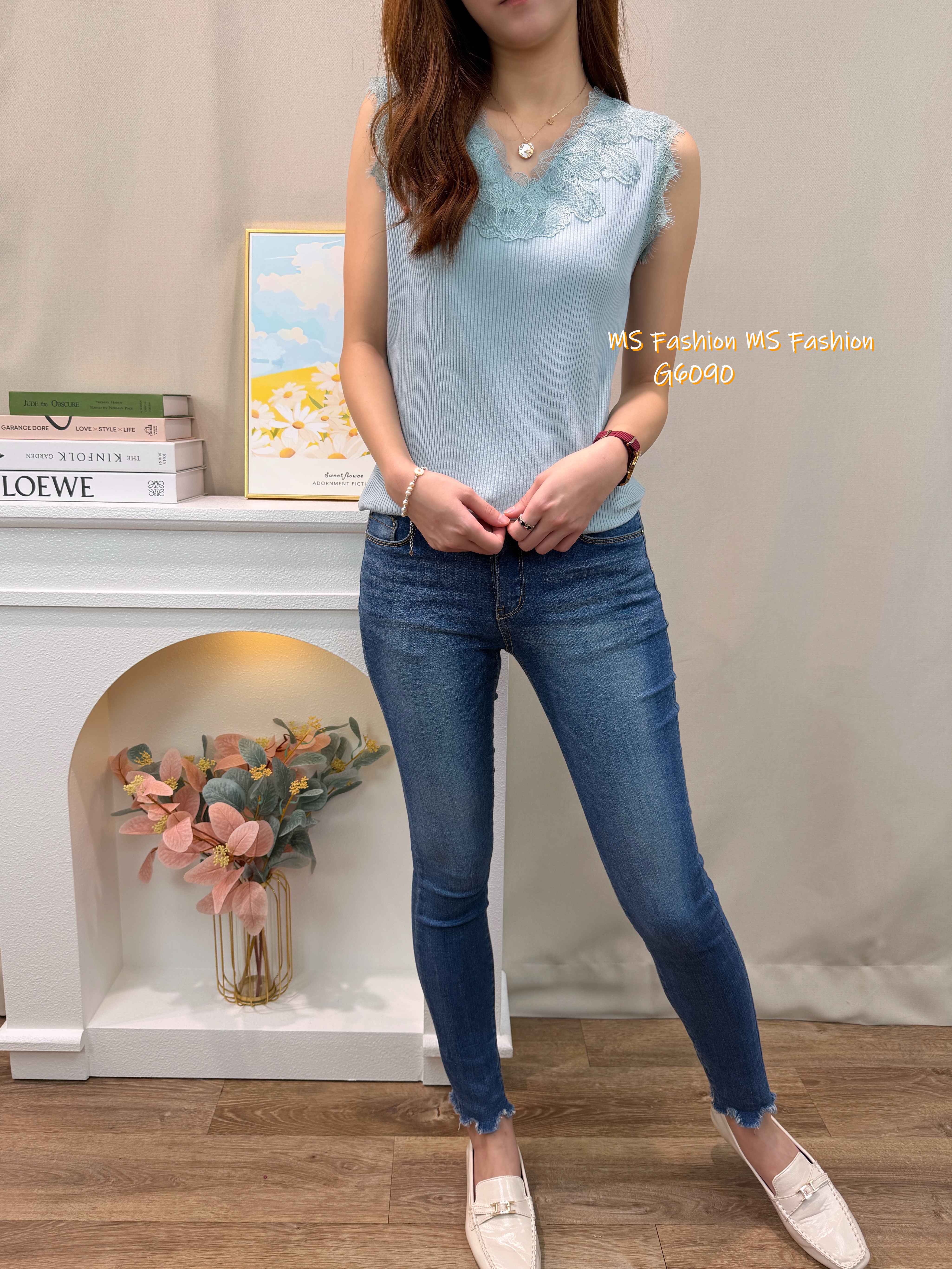 G6090 韓國🇰🇷V領lace背心