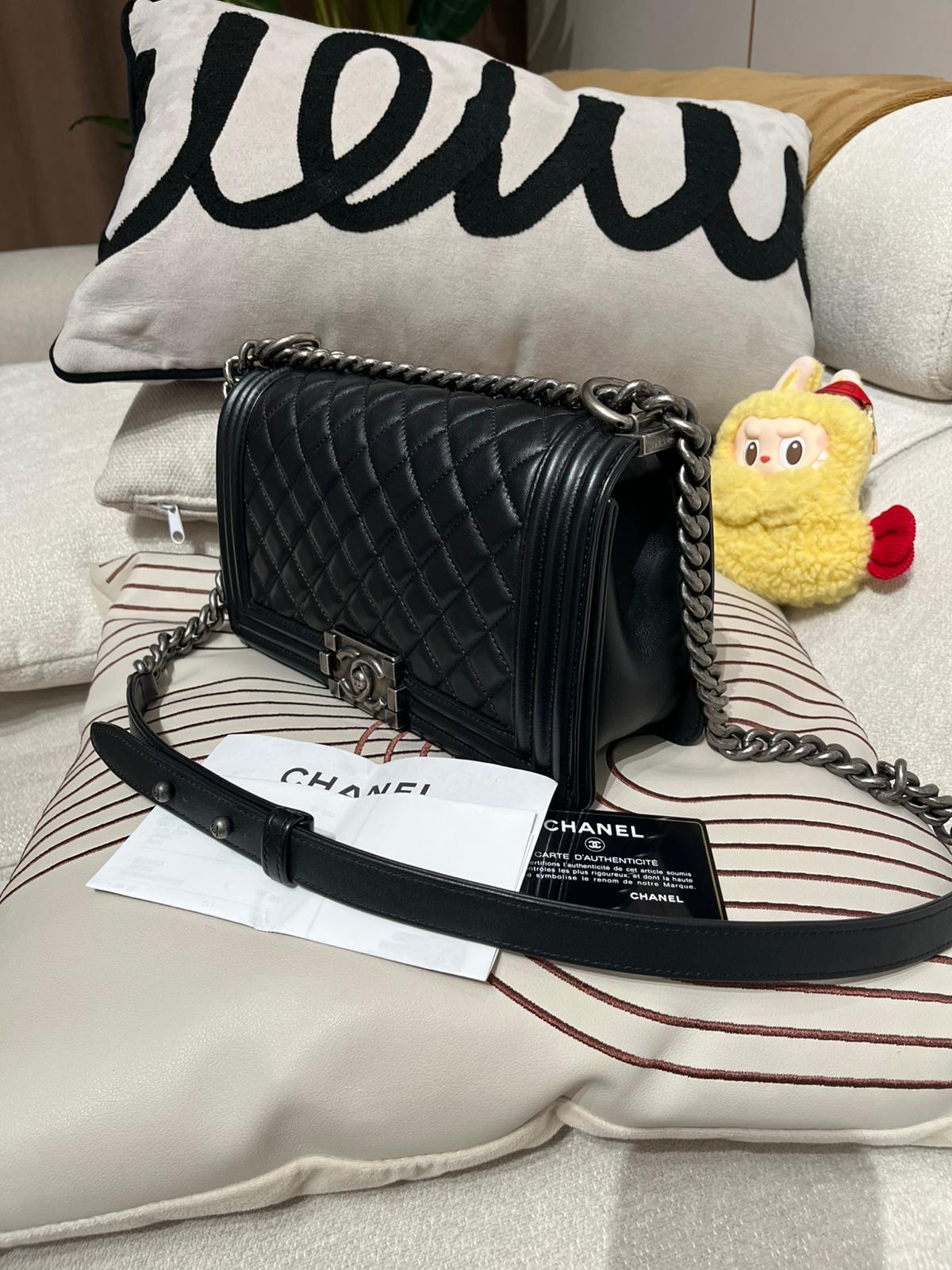 Chanel boy 25cm A67086 黑色小牛皮復古銀扣 100%Authentic,95%new ✅香港專門店收據✅26card✅dust bag✅box