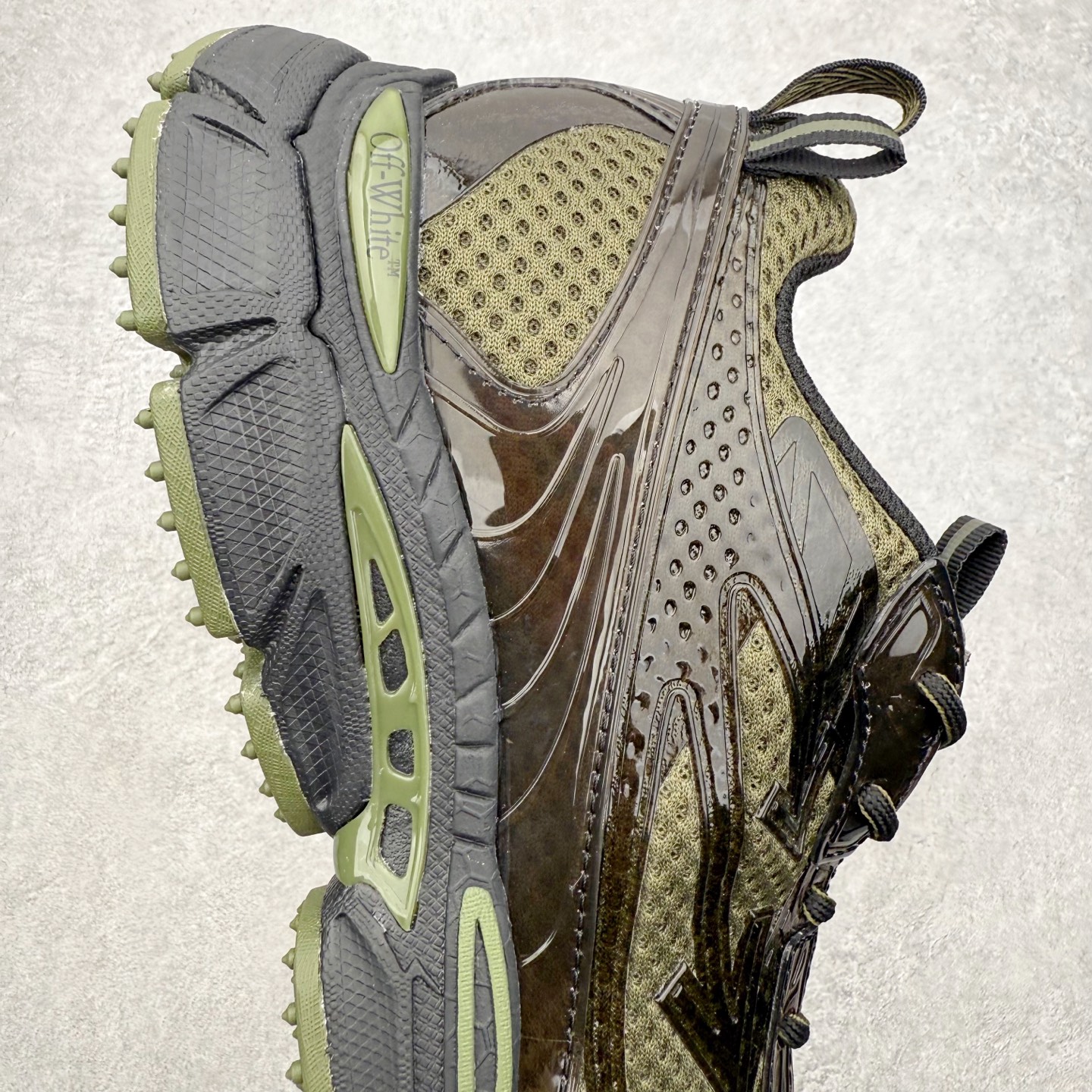 Off-White Be Right Back