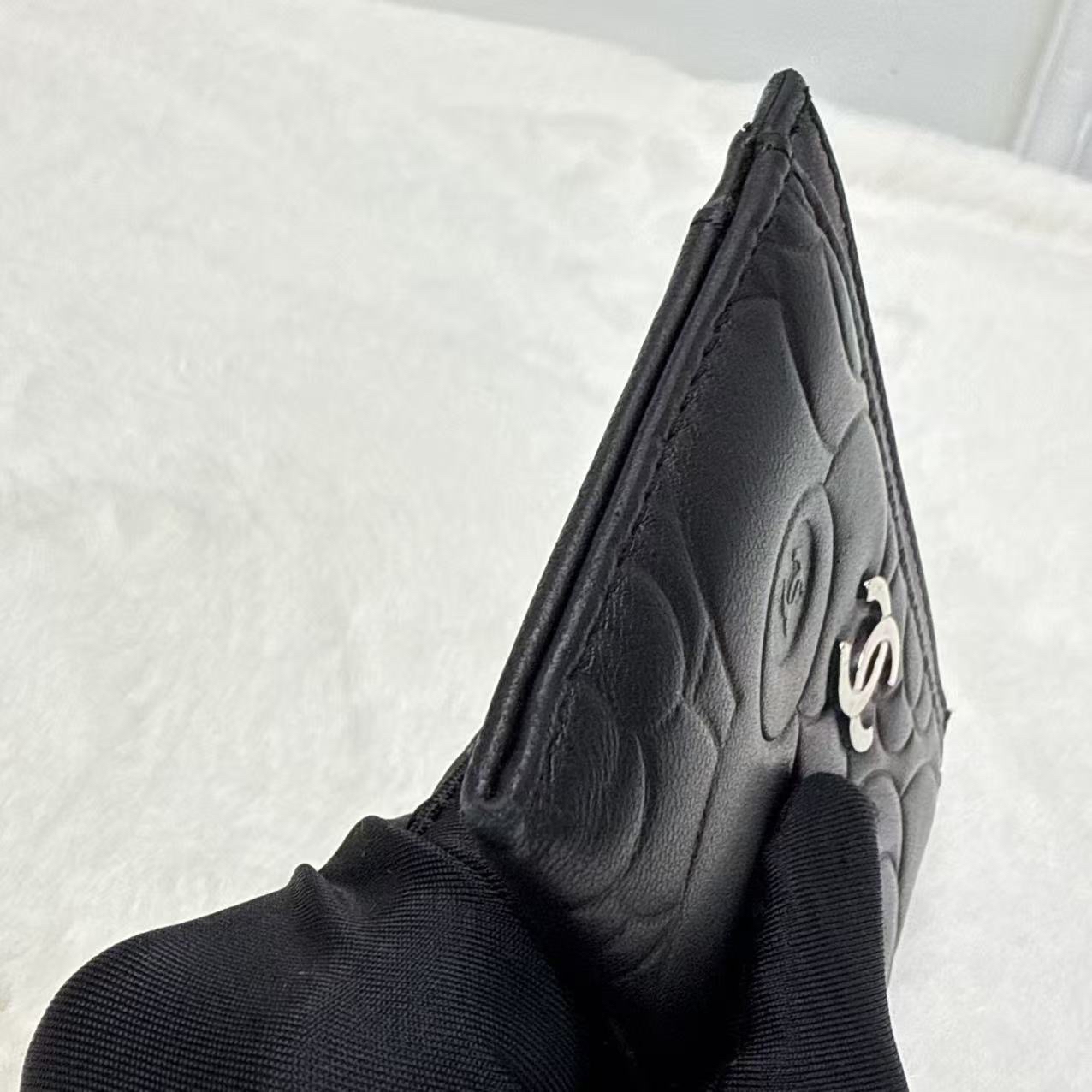 Chanel香奈兒卡包 山茶花系列錢包 單片橫版 黑銀羊皮 橫版 山茶花壓紋C Logo零錢包 男女同款