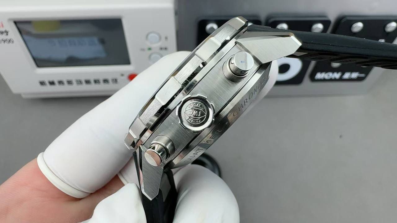 IWC 万国海洋计时雅克·伊夫·库斯托探险计时腕表