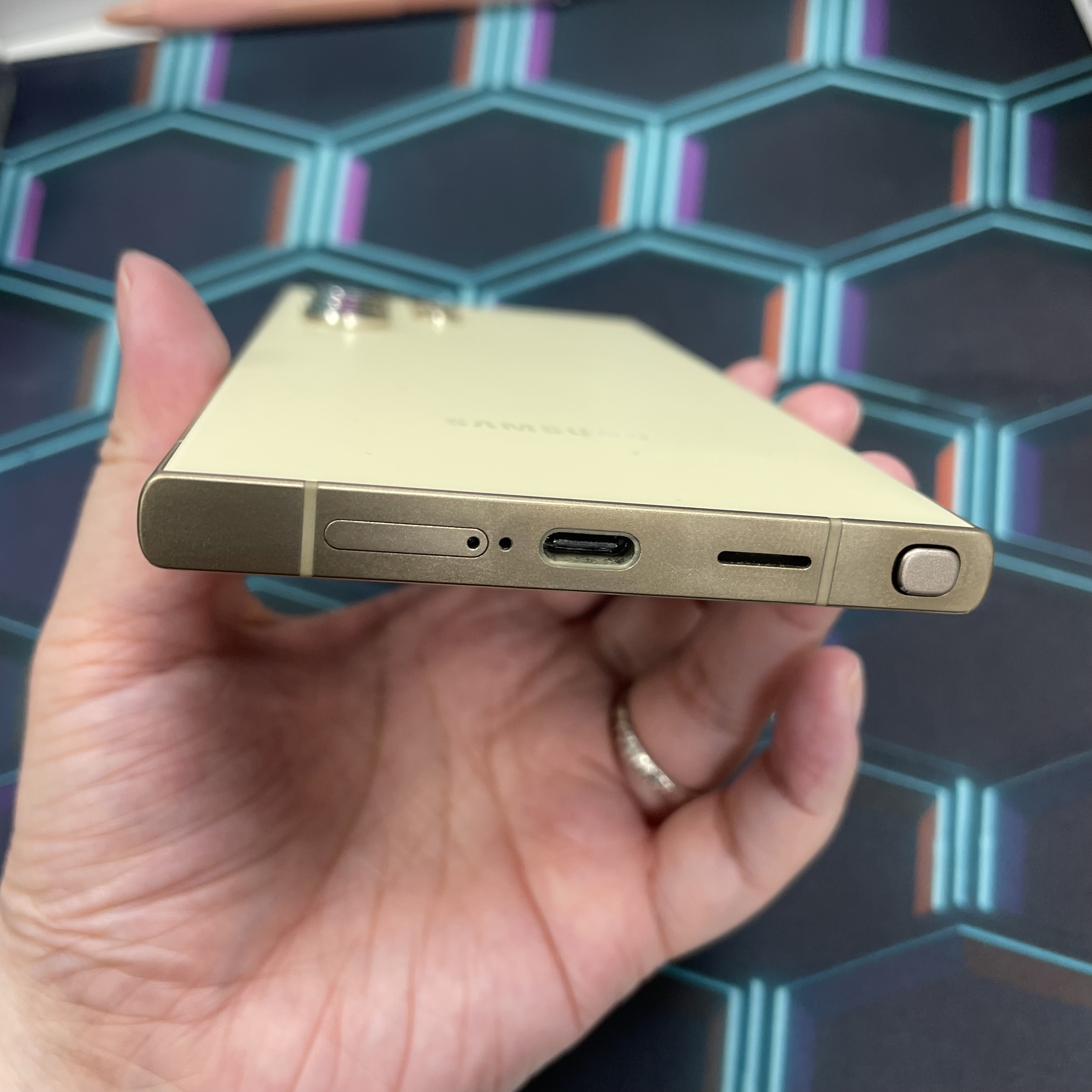 *6086 Galaxy S24 Ultra 勁靚機 12+512GB 黃色 yellow