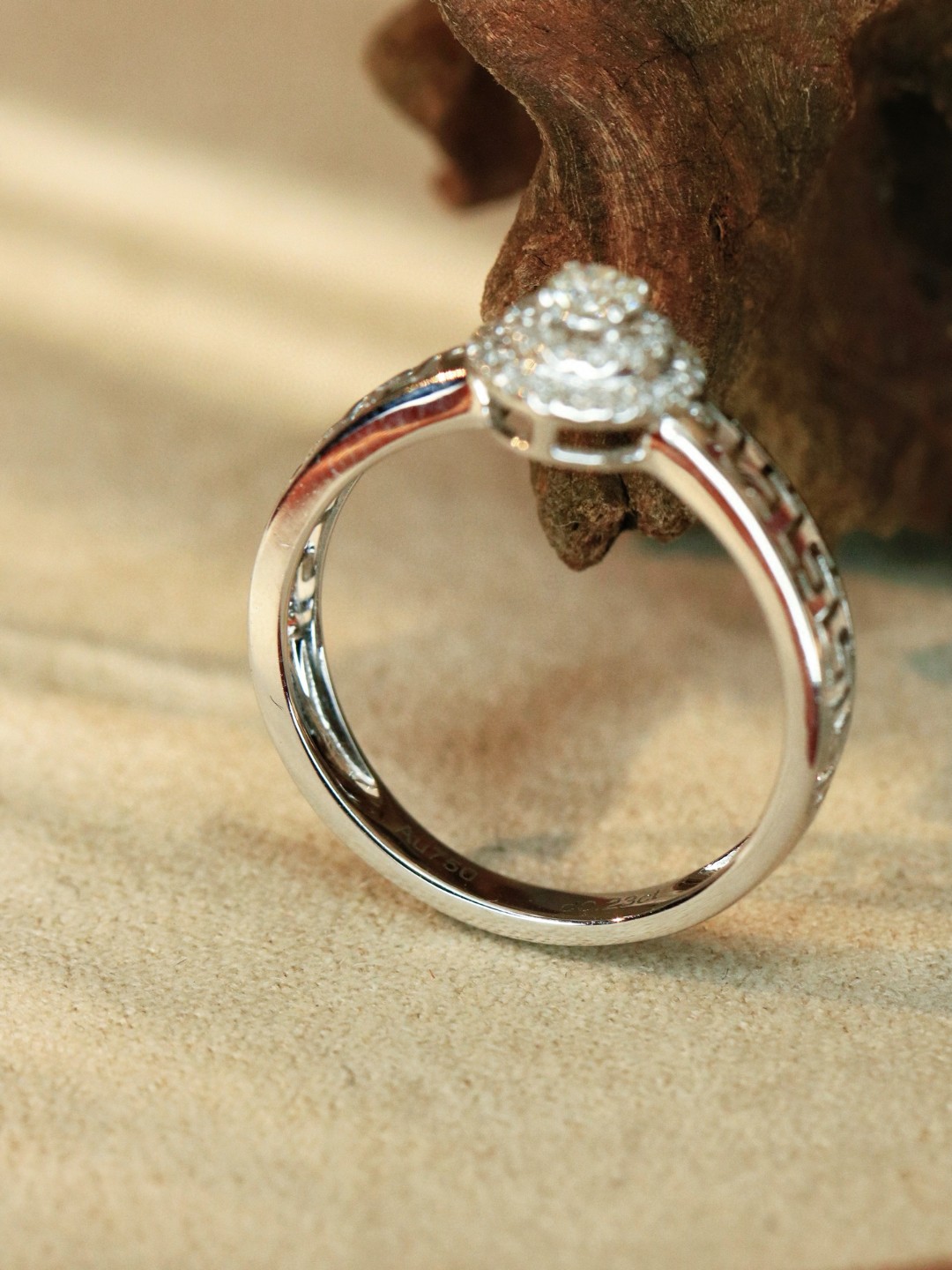18K Diamond Ring 