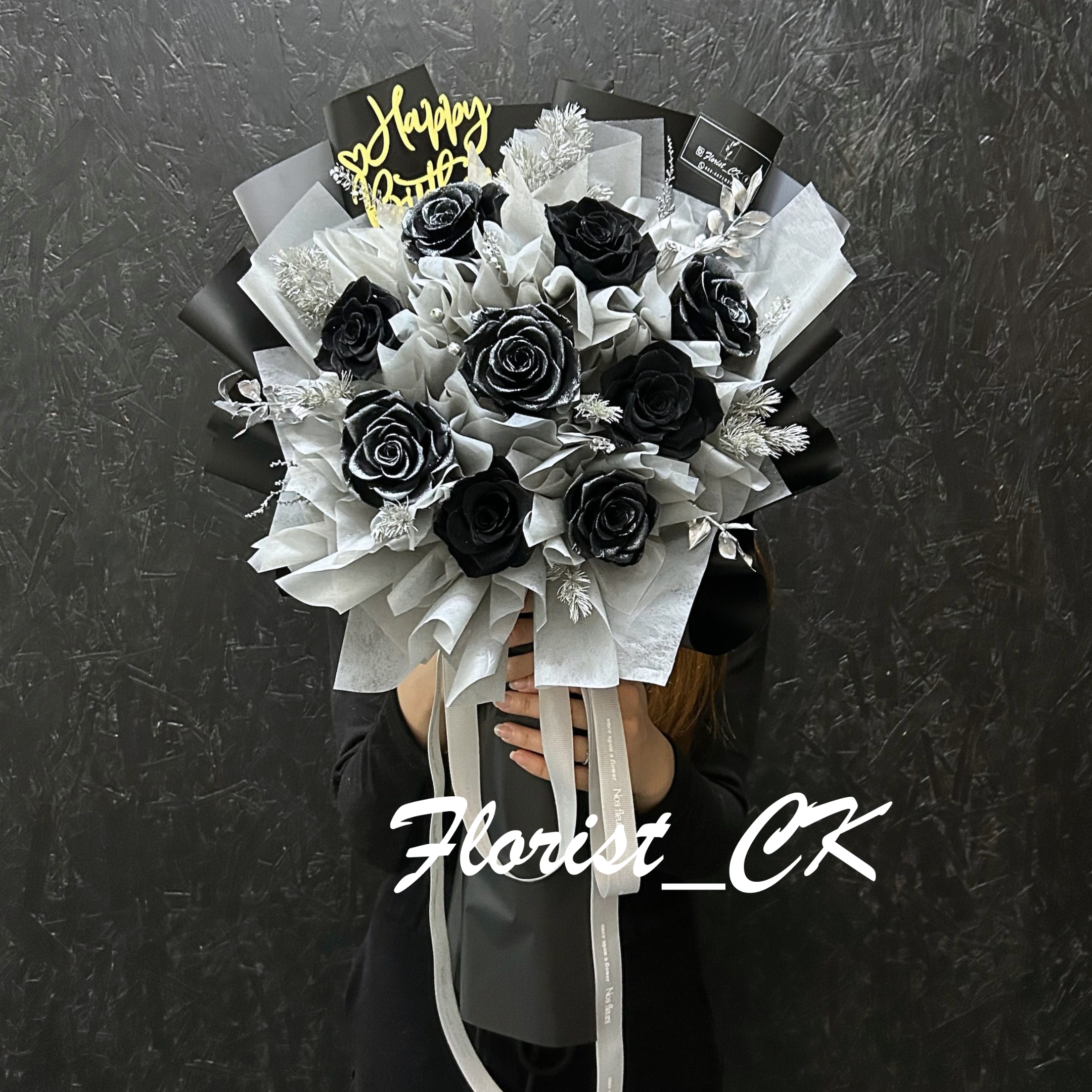 Mysterious Black｜永生玫瑰花束 (6 朵 / 9 朵；預訂款)