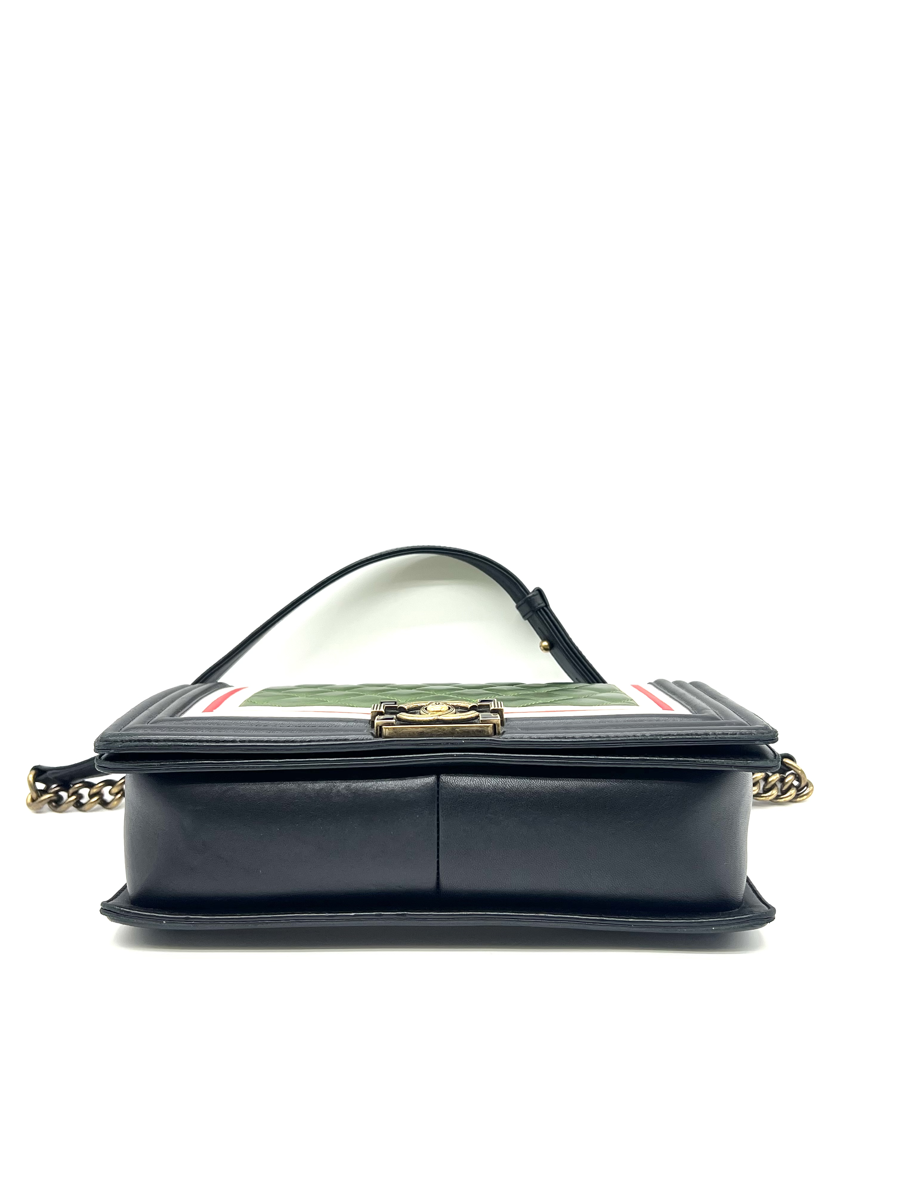 Pre-Owned CHANEL Crest Boy Flap Bag / Product Code: 26041510